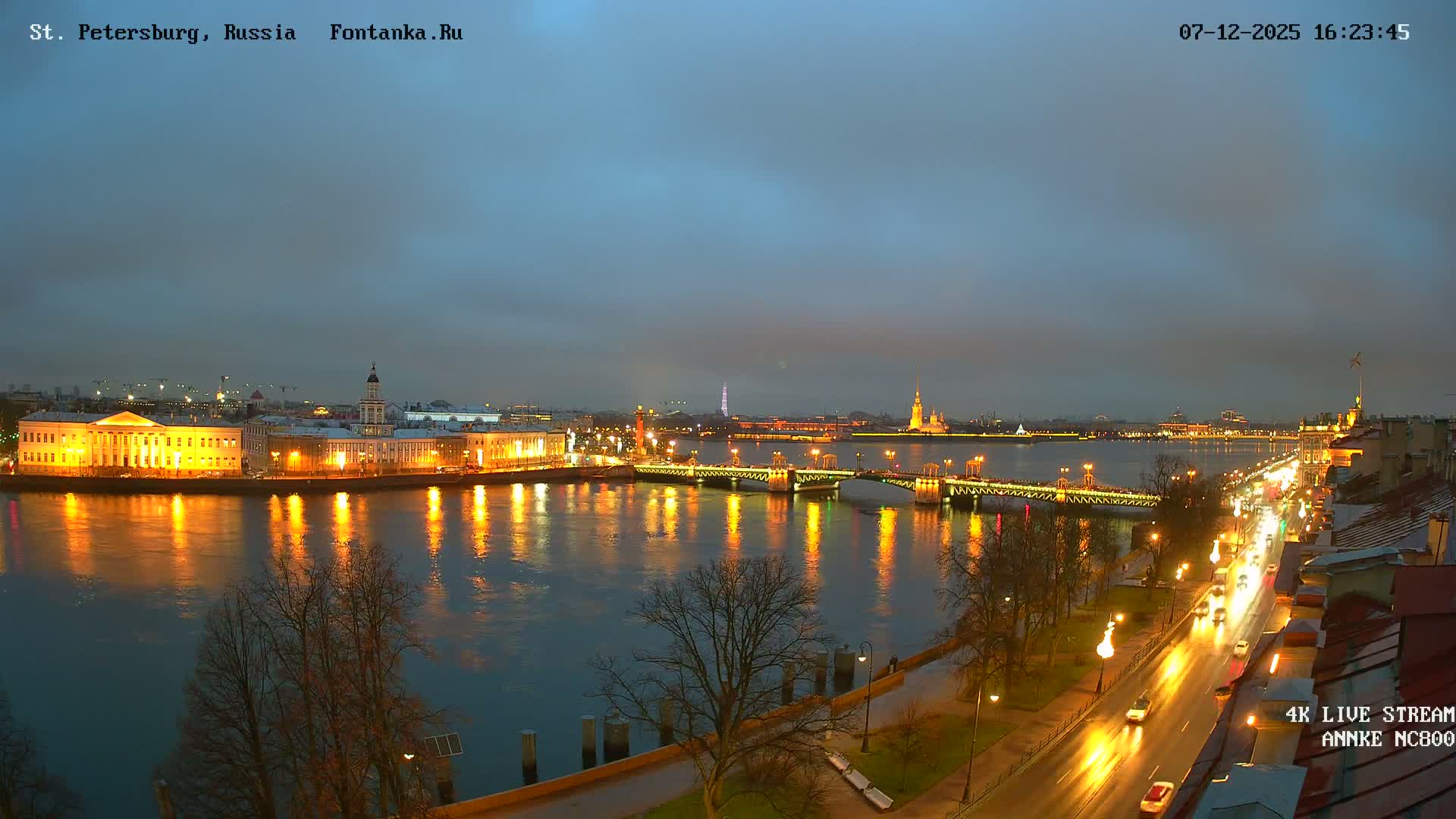 Palace Bridge (Dvortsovyy Most) Live Cam - Admiralteysky Okrug, Admiralteysky, Saint Petersburg, Northwestern (Severo-Zapadnyy), Russia