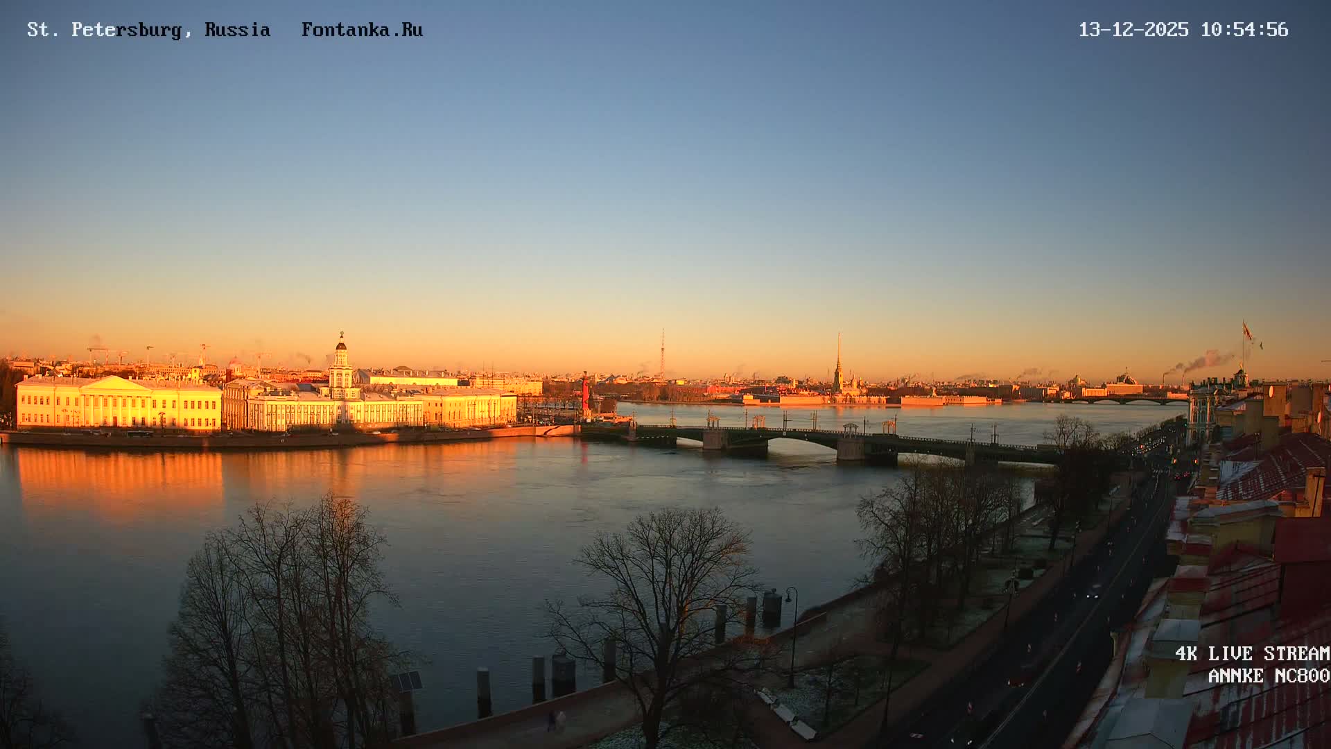 Palace Bridge (Dvortsovyy Most) Live Cam - Admiralteysky Okrug, Admiralteysky, Saint Petersburg, Northwestern (Severo-Zapadnyy), Russia