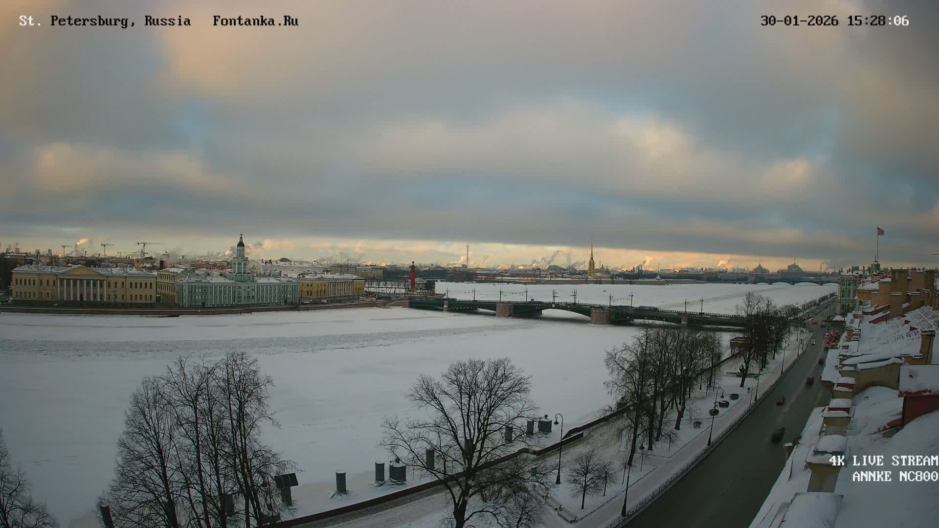 Palace Bridge (Dvortsovyy Most) Live Cam - Admiralteysky Okrug, Admiralteysky, Saint Petersburg, Northwestern (Severo-Zapadnyy), Russia