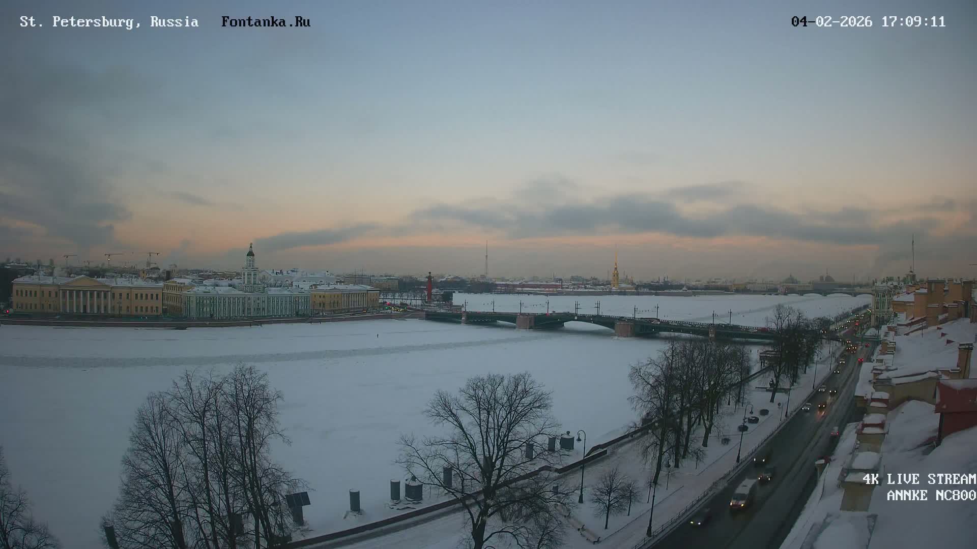 Palace Bridge (Dvortsovyy Most) Live Cam - Admiralteysky Okrug, Admiralteysky, Saint Petersburg, Northwestern (Severo-Zapadnyy), Russia