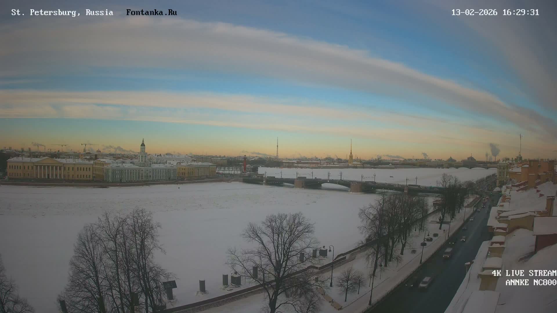 Palace Bridge (Dvortsovyy Most) Live Cam - Admiralteysky Okrug, Admiralteysky, Saint Petersburg, Northwestern (Severo-Zapadnyy), Russia