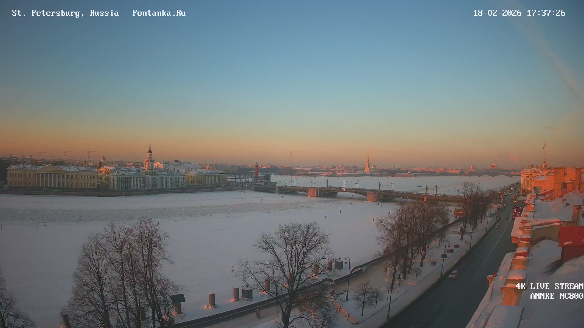 Palace Bridge (Dvortsovyy Most) Live Cam - Admiralteysky Okrug, Admiralteysky, Saint Petersburg, Northwestern (Severo-Zapadnyy), Russia