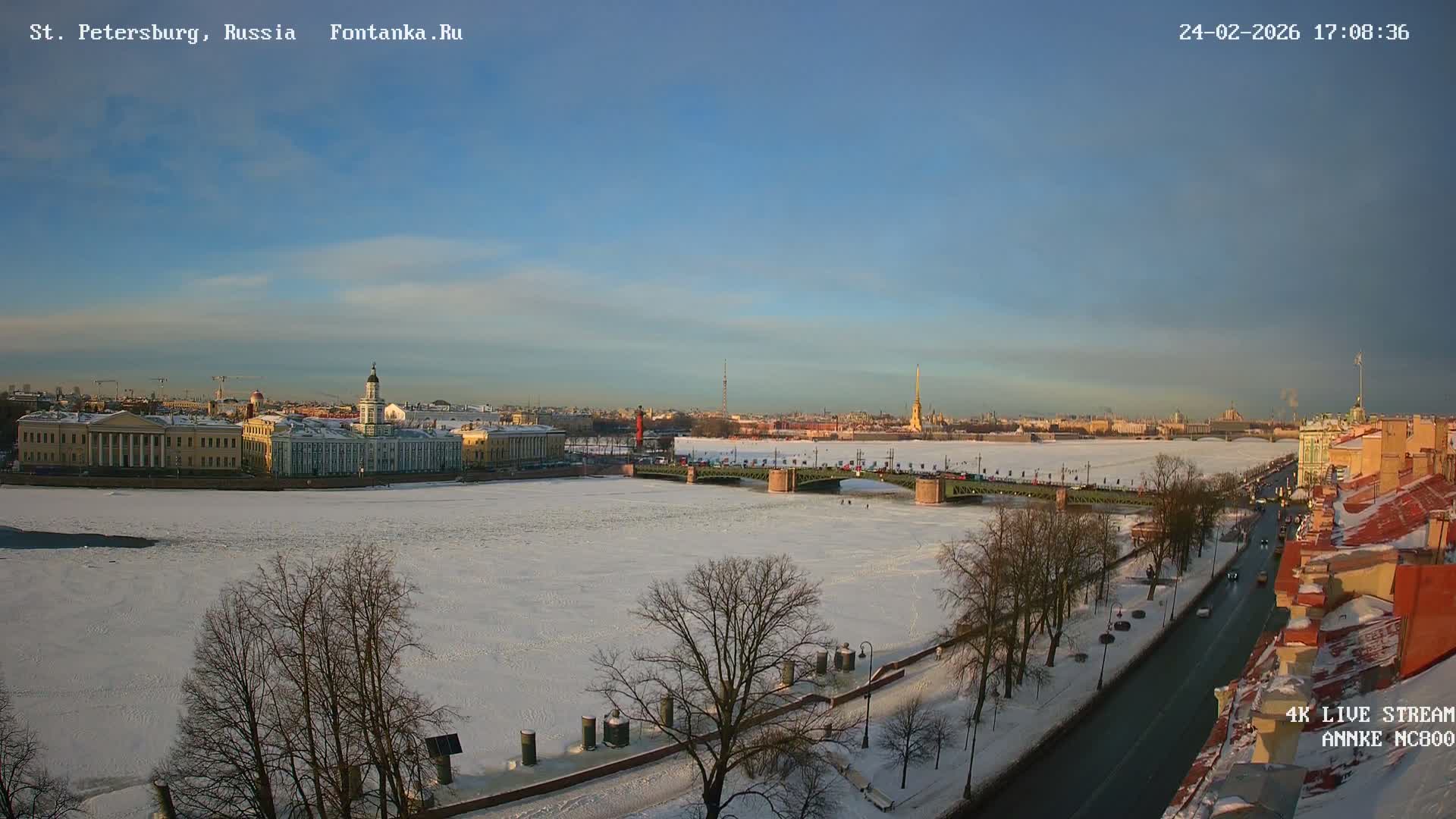 Palace Bridge (Dvortsovyy Most) Live Cam - Admiralteysky Okrug, Admiralteysky, Saint Petersburg, Northwestern (Severo-Zapadnyy), Russia