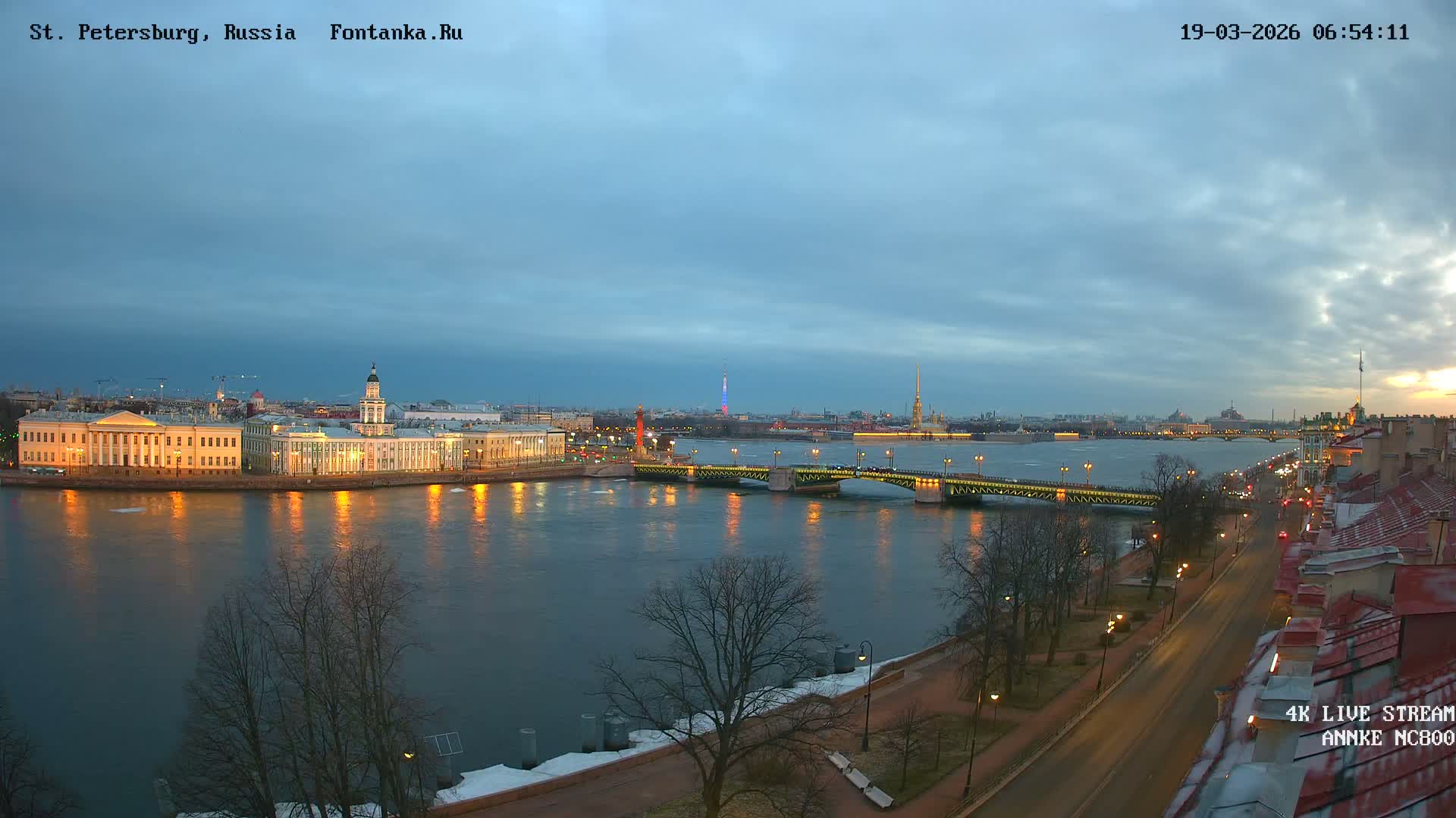 Palace Bridge (Dvortsovyy Most) Live Cam - Admiralteysky Okrug, Admiralteysky, Saint Petersburg, Northwestern (Severo-Zapadnyy), Russia