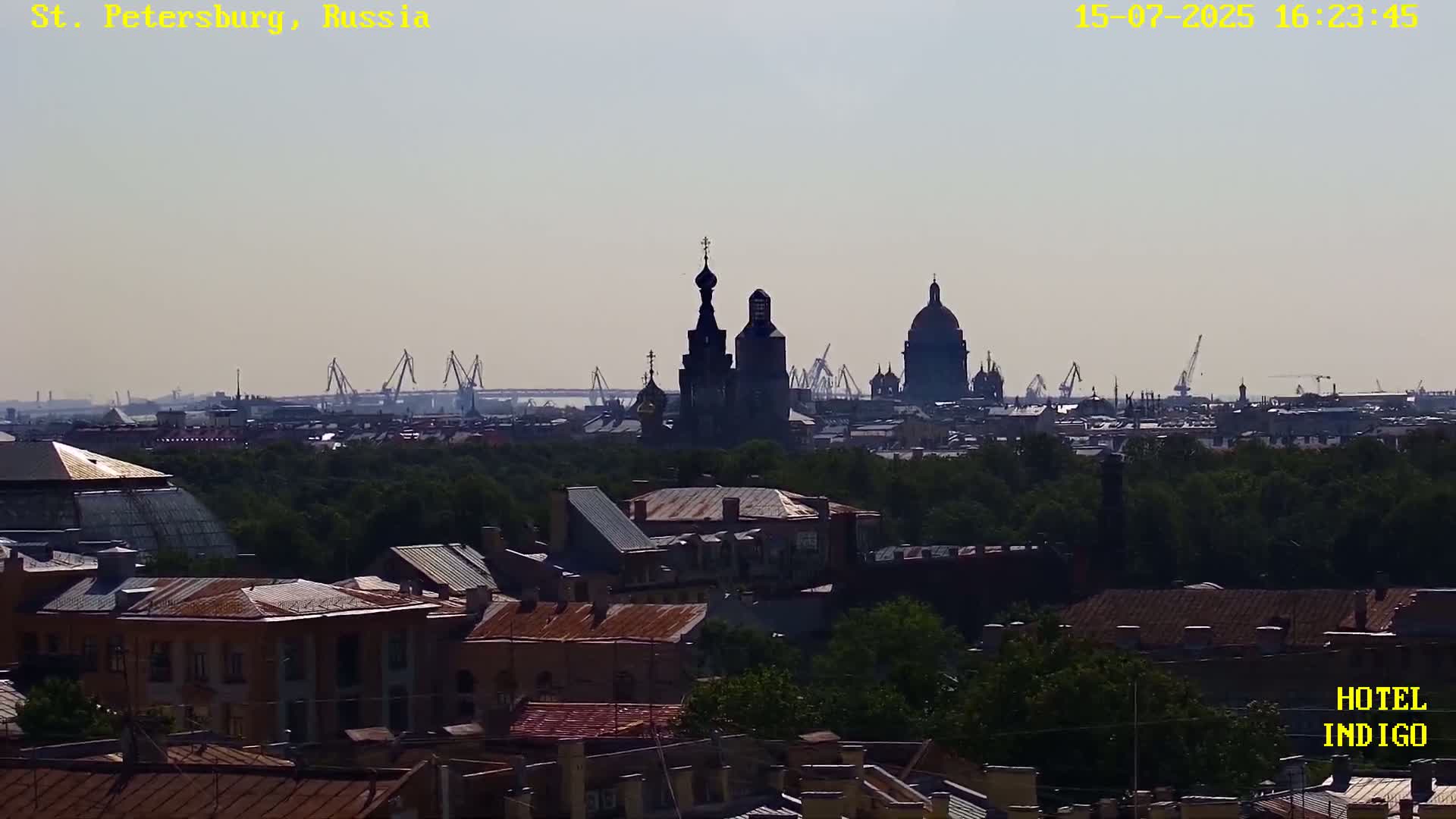 Griboedov Canal & Nikoloc Bogoyavlenskiy Morskoy Sobor (St. Nicholas Naval Cathedral








) View Live Cam - Admiralteysky Okrug, Admiralteysky, Saint Petersburg, Northwestern (Severo-Zapadnyy), Russia