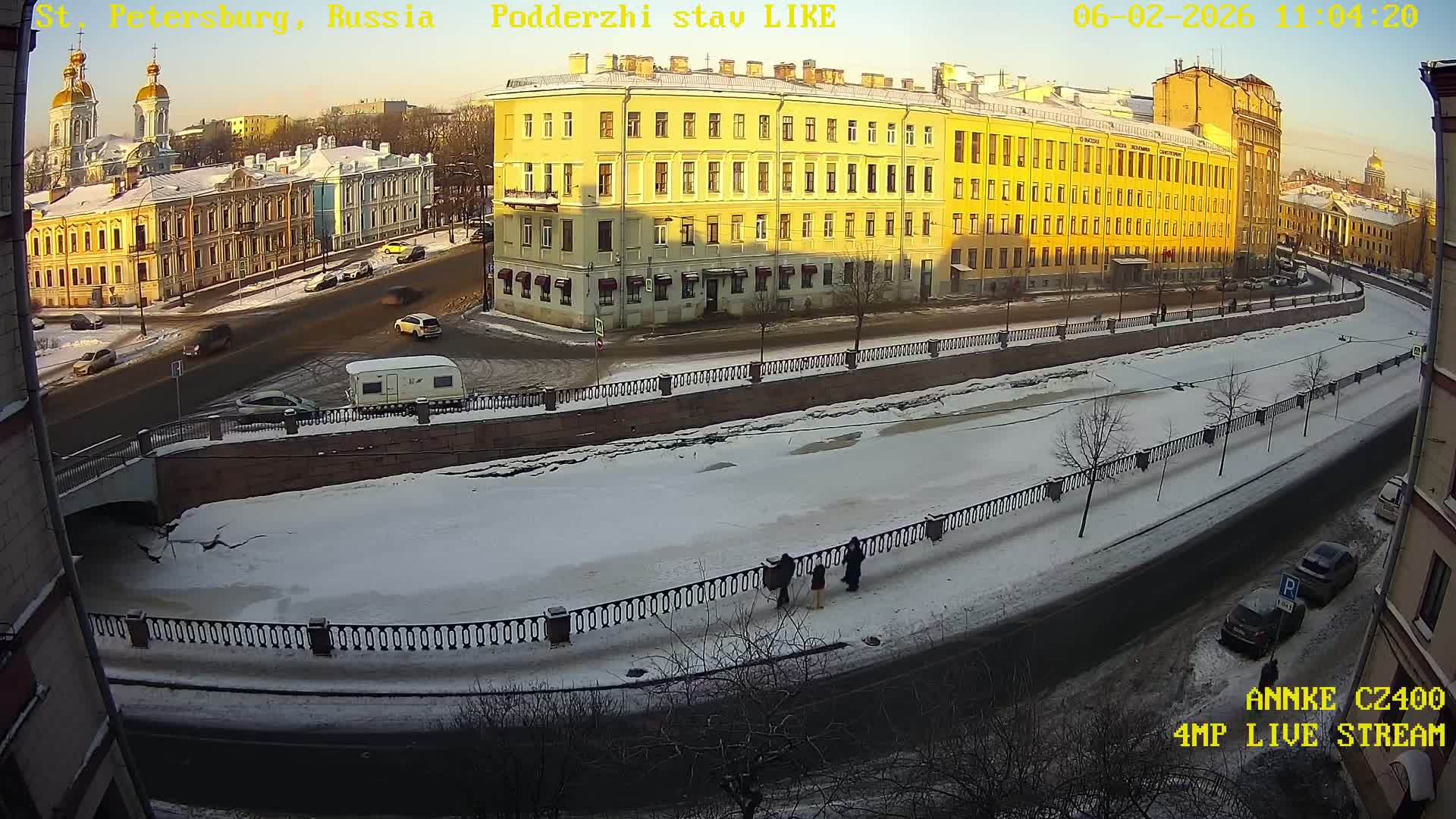 Griboedov Canal & Nikoloc Bogoyavlenskiy Morskoy Sobor (St. Nicholas Naval Cathedral








) View Live Cam - Admiralteysky Okrug, Admiralteysky, Saint Petersburg, Northwestern (Severo-Zapadnyy), Russia