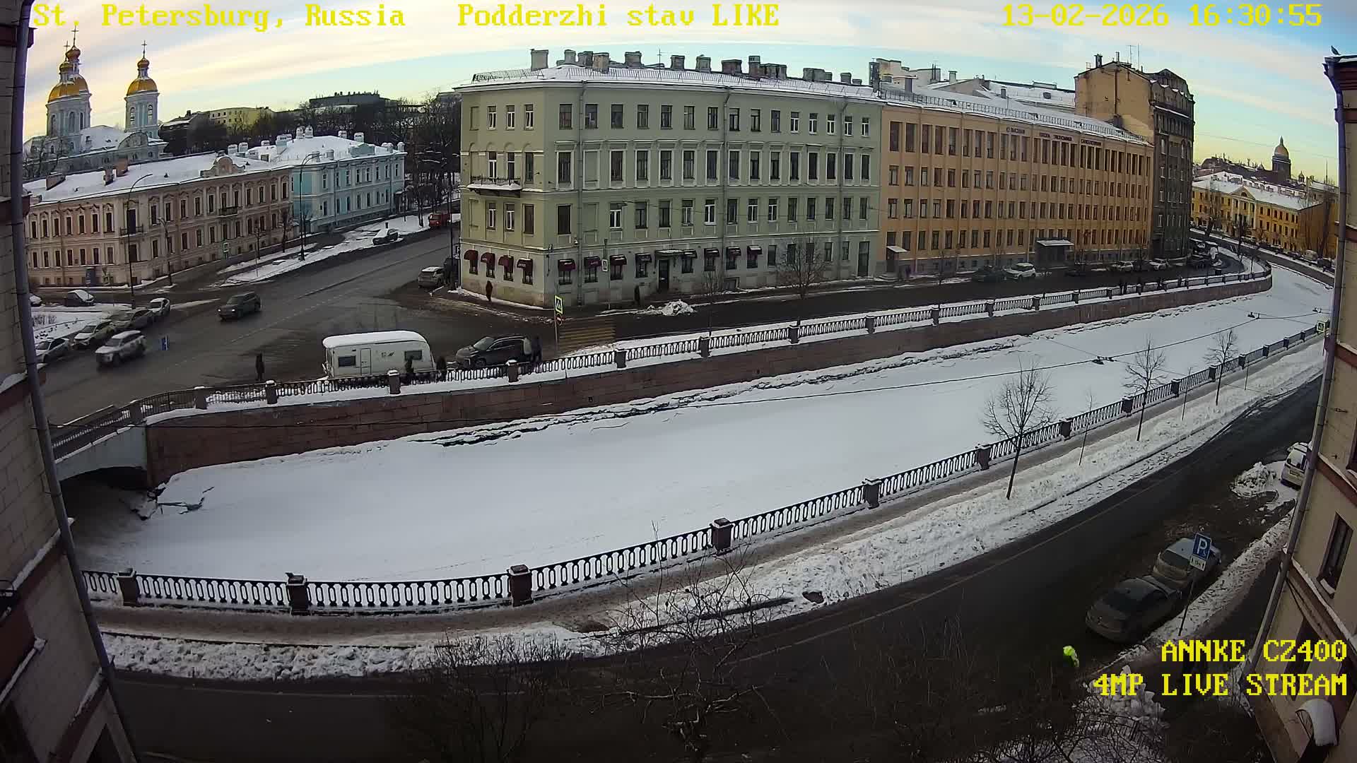 Griboedov Canal & Nikoloc Bogoyavlenskiy Morskoy Sobor (St. Nicholas Naval Cathedral








) View Live Cam - Admiralteysky Okrug, Admiralteysky, Saint Petersburg, Northwestern (Severo-Zapadnyy), Russia