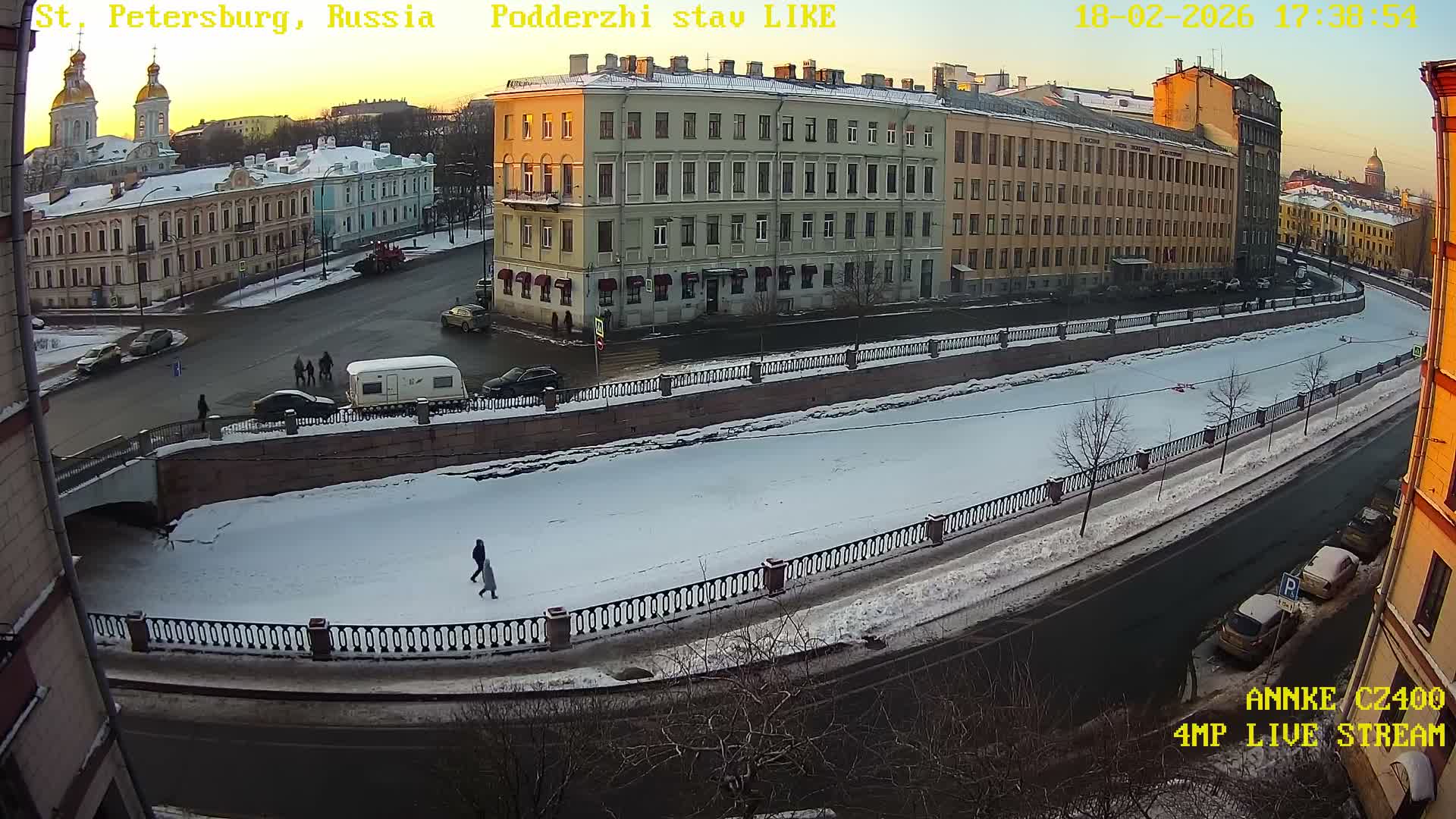 Griboedov Canal & Nikoloc Bogoyavlenskiy Morskoy Sobor (St. Nicholas Naval Cathedral








) View Live Cam - Admiralteysky Okrug, Admiralteysky, Saint Petersburg, Northwestern (Severo-Zapadnyy), Russia