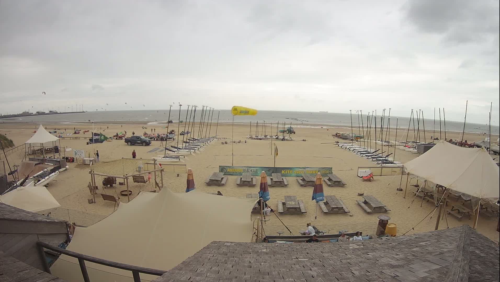 Knokke-Heist, Heist-ann-Zee, Duinbergen Strand Beach Live Cam - Bruges, West Flanders (Flandre-Occidentale), Flemish (Flamande), Belgium