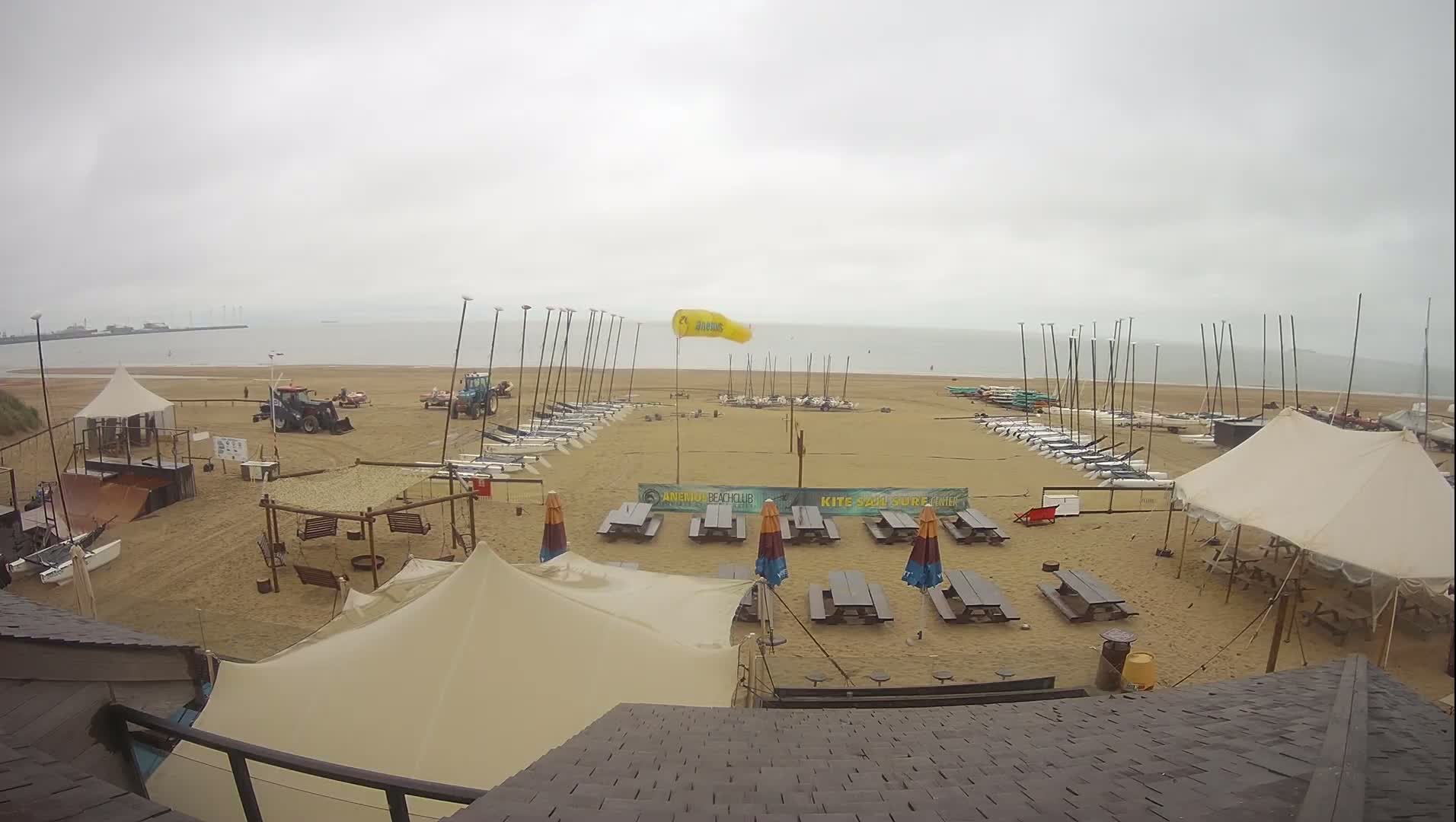 Knokke-Heist, Heist-ann-Zee, Duinbergen Strand Beach Live Cam - Bruges, West Flanders (Flandre-Occidentale), Flemish (Flamande), Belgium
