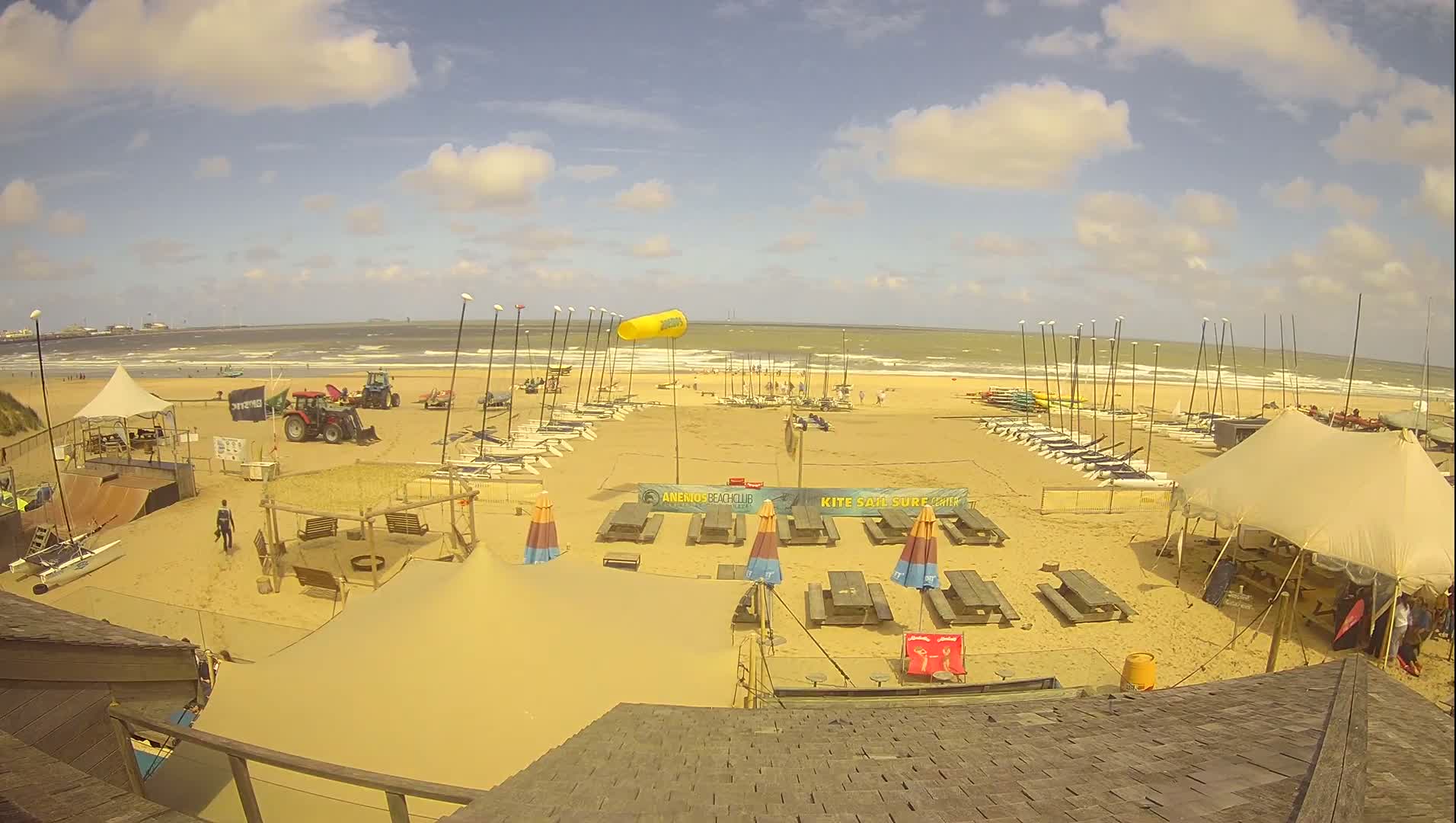 Knokke-Heist, Heist-ann-Zee, Duinbergen Strand Beach Live Cam - Bruges, West Flanders (Flandre-Occidentale), Flemish (Flamande), Belgium