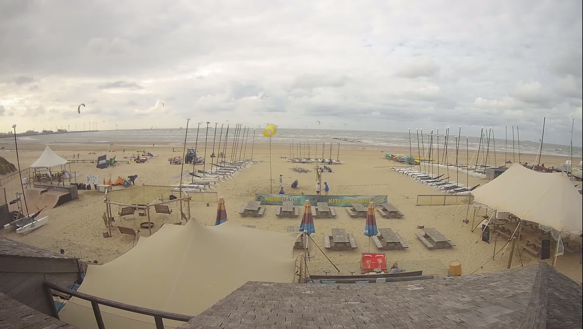 Knokke-Heist, Heist-ann-Zee, Duinbergen Strand Beach Live Cam - Bruges, West Flanders (Flandre-Occidentale), Flemish (Flamande), Belgium
