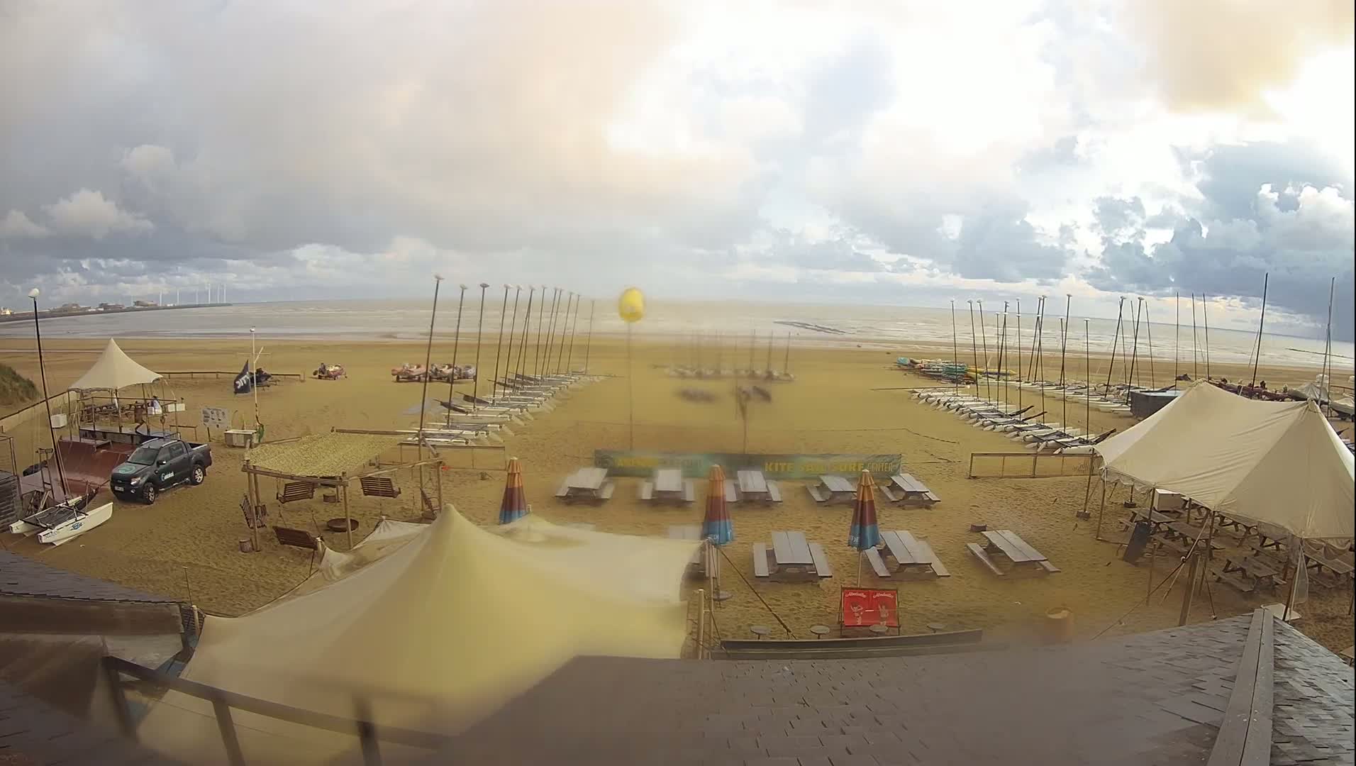 Knokke-Heist, Heist-ann-Zee, Duinbergen Strand Beach Live Cam - Bruges, West Flanders (Flandre-Occidentale), Flemish (Flamande), Belgium