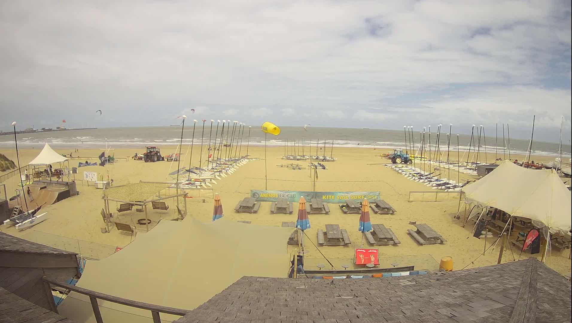 Knokke-Heist, Heist-ann-Zee, Duinbergen Strand Beach Live Cam - Bruges, West Flanders (Flandre-Occidentale), Flemish (Flamande), Belgium