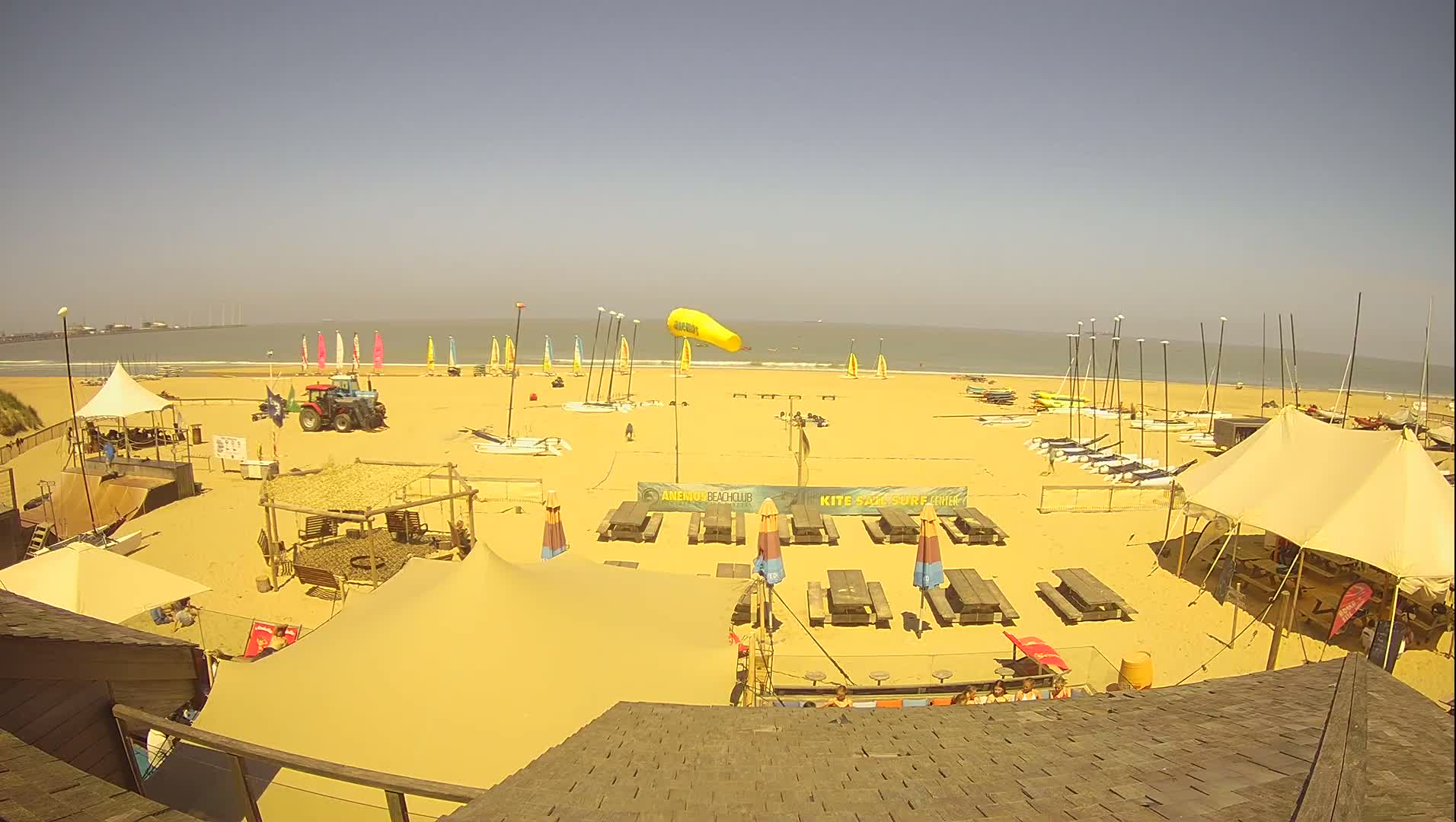 Knokke-Heist, Heist-ann-Zee, Duinbergen Strand Beach Live Cam - Bruges, West Flanders (Flandre-Occidentale), Flemish (Flamande), Belgium