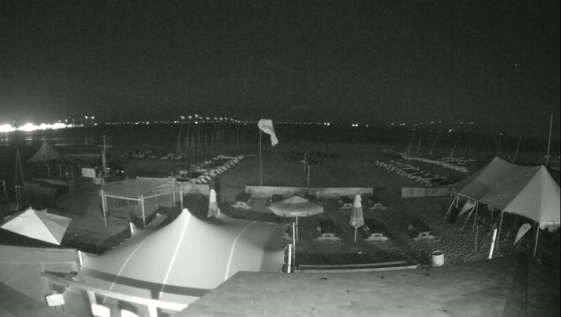Knokke-Heist, Heist-ann-Zee, Duinbergen Strand Beach Live Cam - Bruges, West Flanders (Flandre-Occidentale), Flemish (Flamande), Belgium
