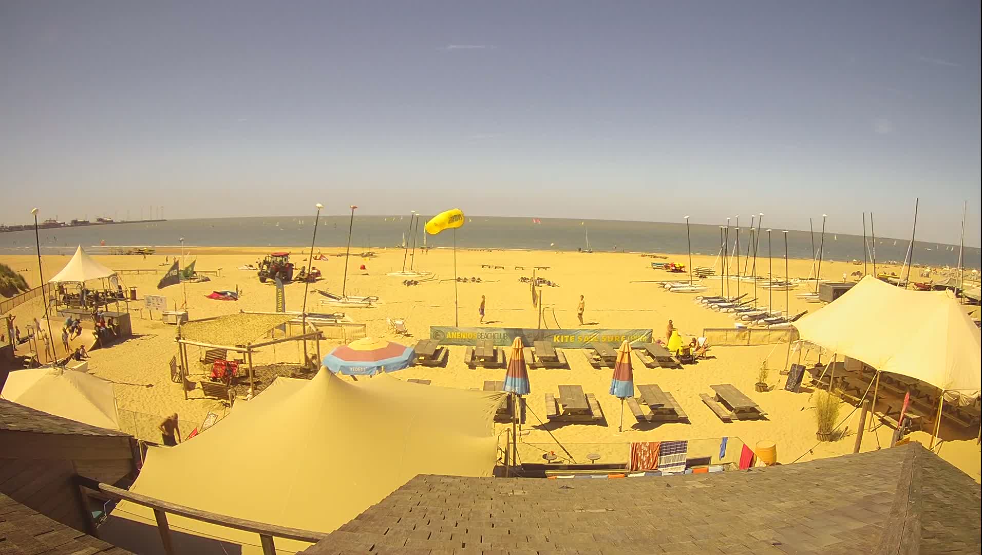 Knokke-Heist, Heist-ann-Zee, Duinbergen Strand Beach Live Cam - Bruges, West Flanders (Flandre-Occidentale), Flemish (Flamande), Belgium
