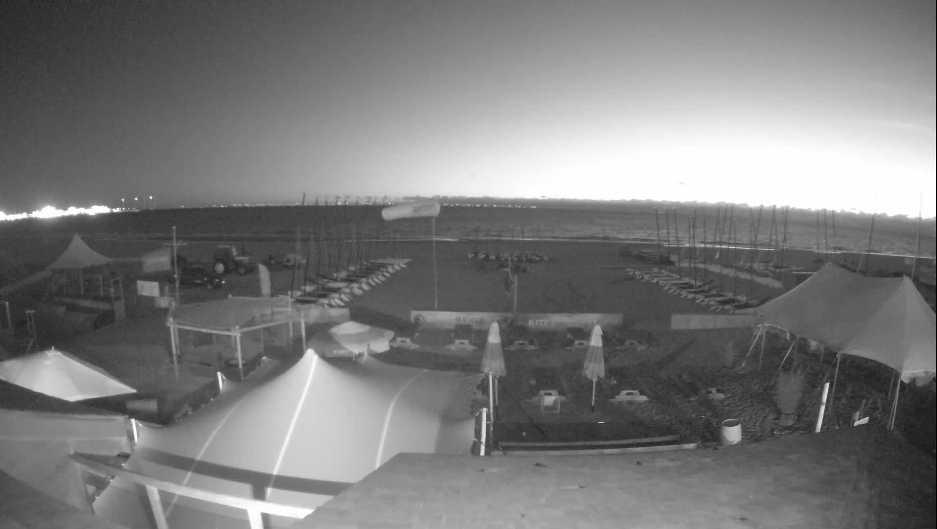 Knokke-Heist, Heist-ann-Zee, Duinbergen Strand Beach Live Cam - Bruges, West Flanders (Flandre-Occidentale), Flemish (Flamande), Belgium