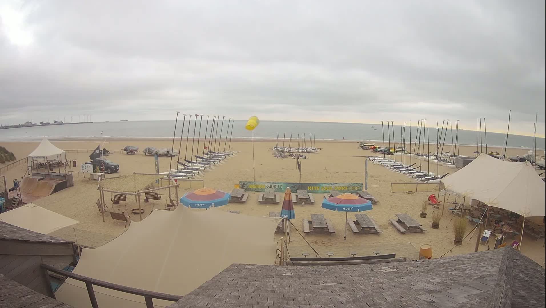 Knokke-Heist, Heist-ann-Zee, Duinbergen Strand Beach Live Cam - Bruges, West Flanders (Flandre-Occidentale), Flemish (Flamande), Belgium