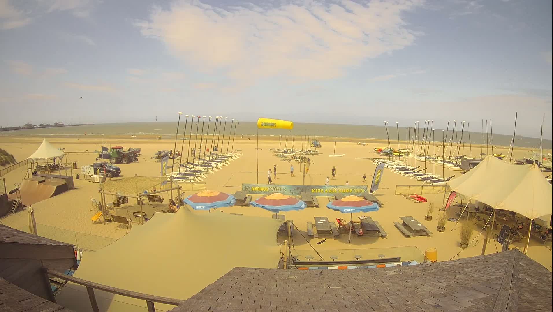 Knokke-Heist, Heist-ann-Zee, Duinbergen Strand Beach Live Cam - Bruges, West Flanders (Flandre-Occidentale), Flemish (Flamande), Belgium