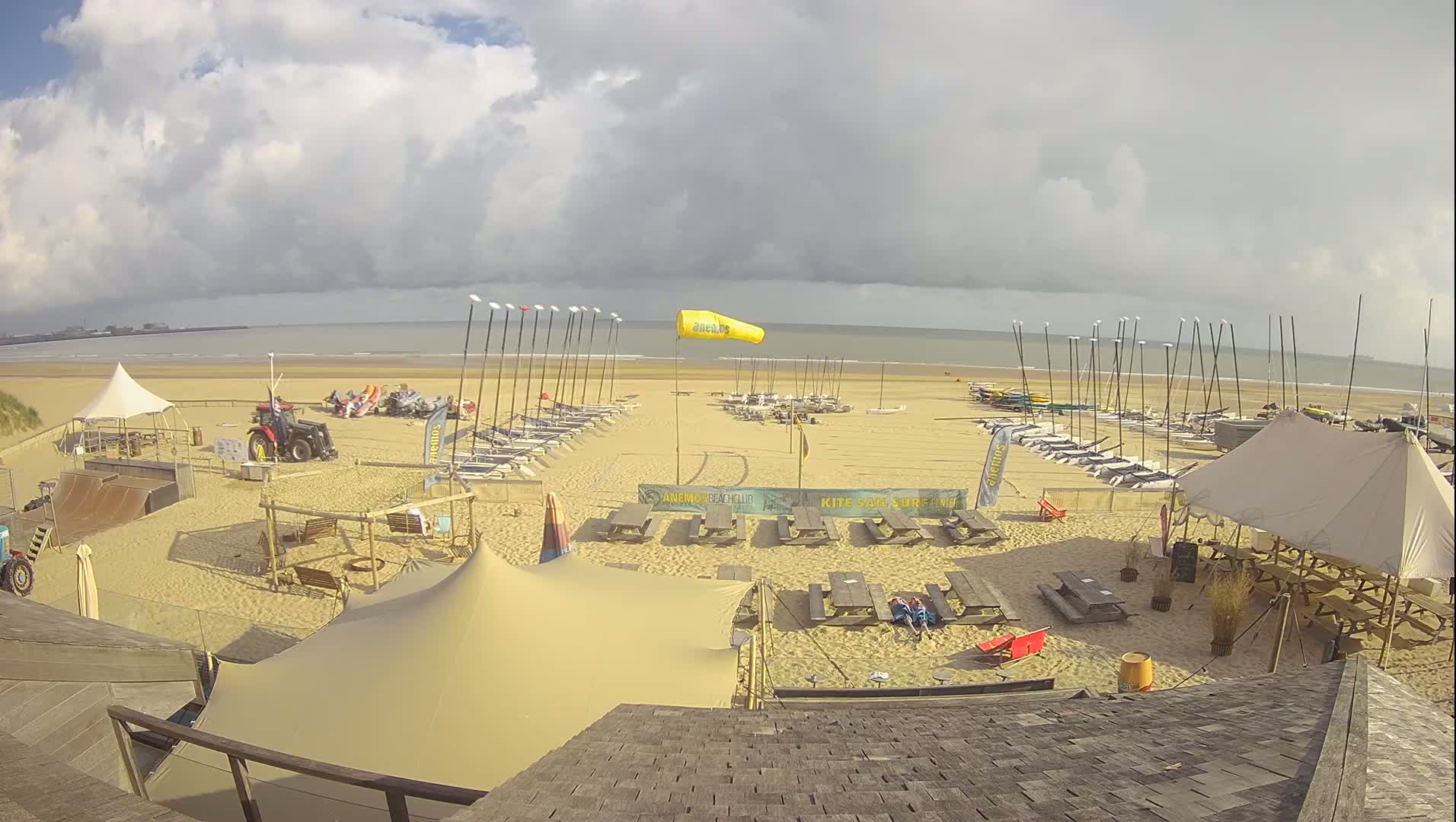 Knokke-Heist, Heist-ann-Zee, Duinbergen Strand Beach Live Cam - Bruges, West Flanders (Flandre-Occidentale), Flemish (Flamande), Belgium