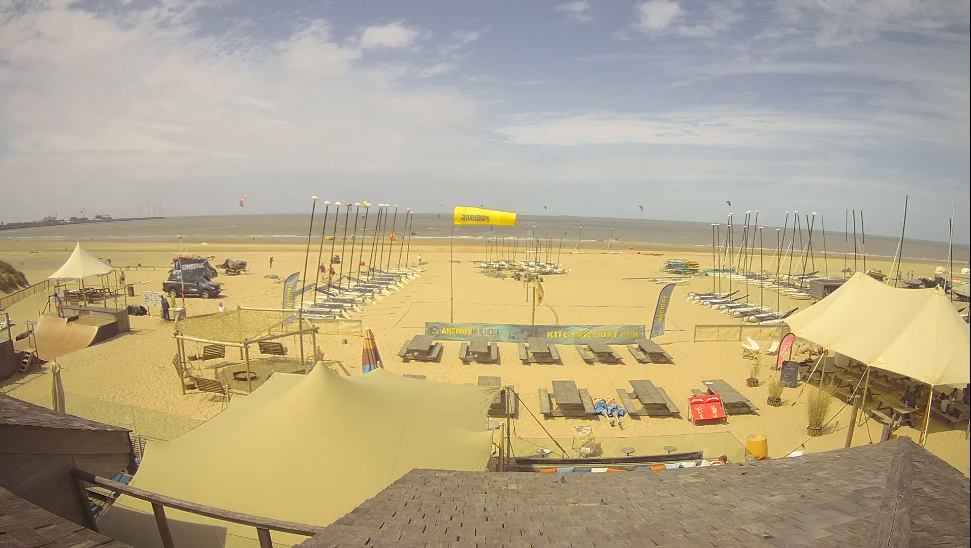 Knokke-Heist, Heist-ann-Zee, Duinbergen Strand Beach Live Cam - Bruges, West Flanders (Flandre-Occidentale), Flemish (Flamande), Belgium