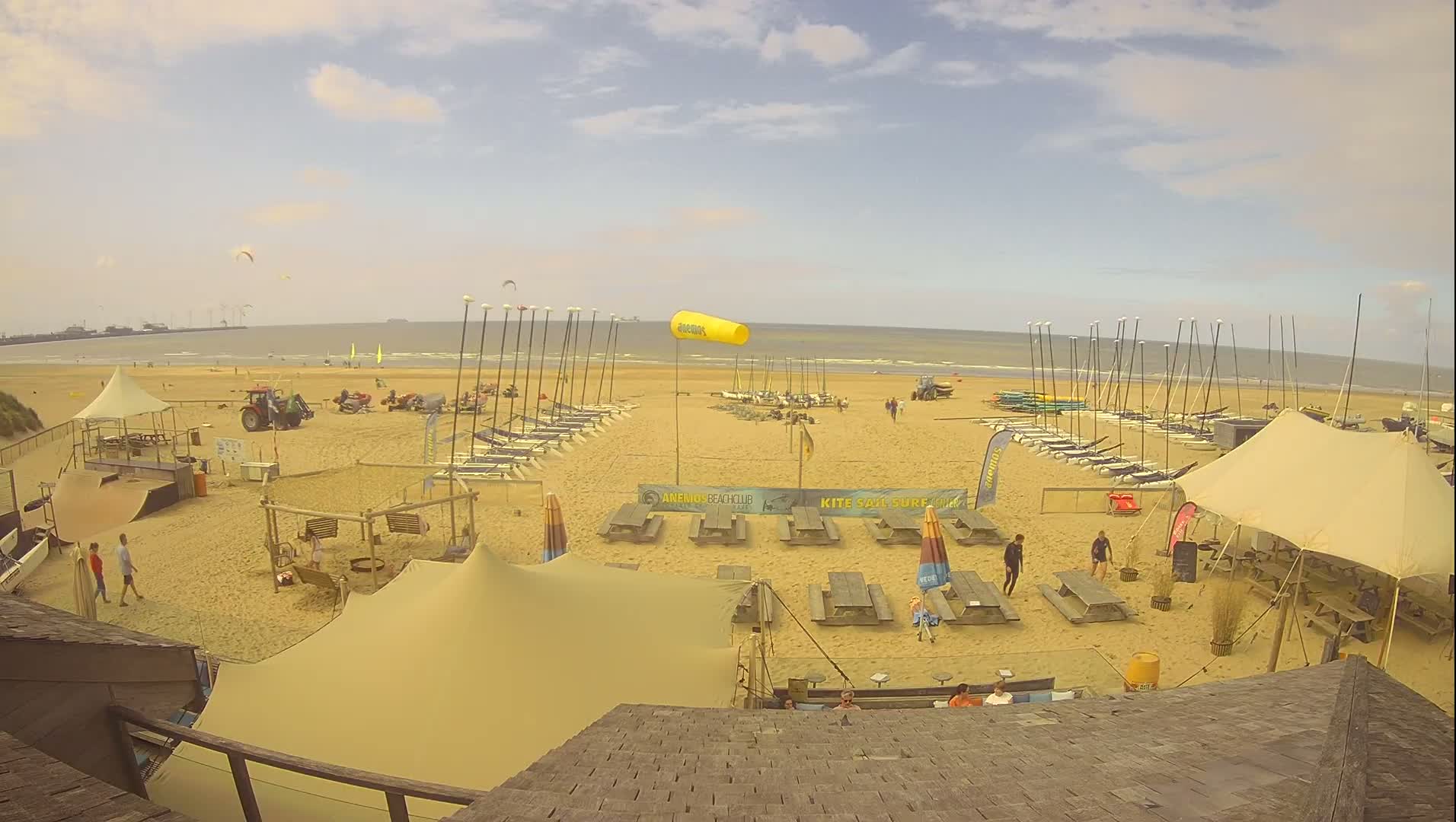Knokke-Heist, Heist-ann-Zee, Duinbergen Strand Beach Live Cam - Bruges, West Flanders (Flandre-Occidentale), Flemish (Flamande), Belgium