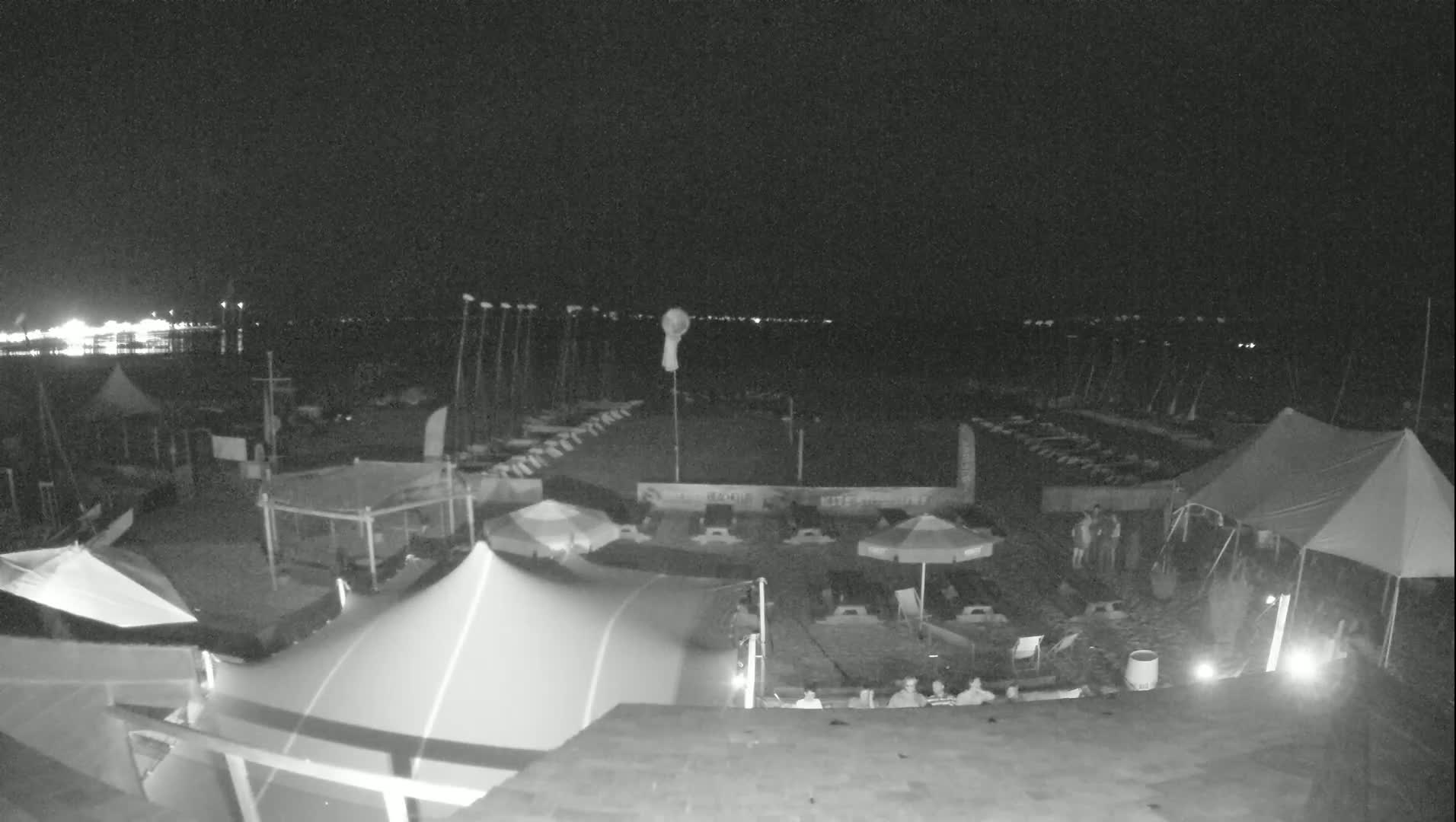 Knokke-Heist, Heist-ann-Zee, Duinbergen Strand Beach Live Cam - Bruges, West Flanders (Flandre-Occidentale), Flemish (Flamande), Belgium