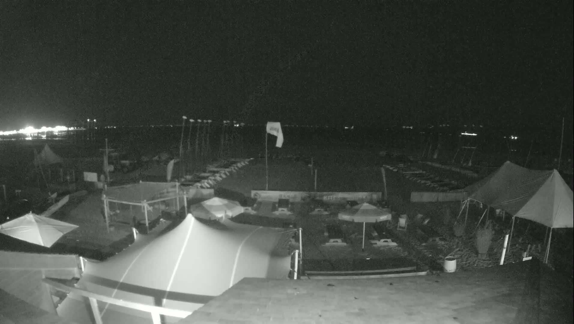 Knokke-Heist, Heist-ann-Zee, Duinbergen Strand Beach Live Cam - Bruges, West Flanders (Flandre-Occidentale), Flemish (Flamande), Belgium