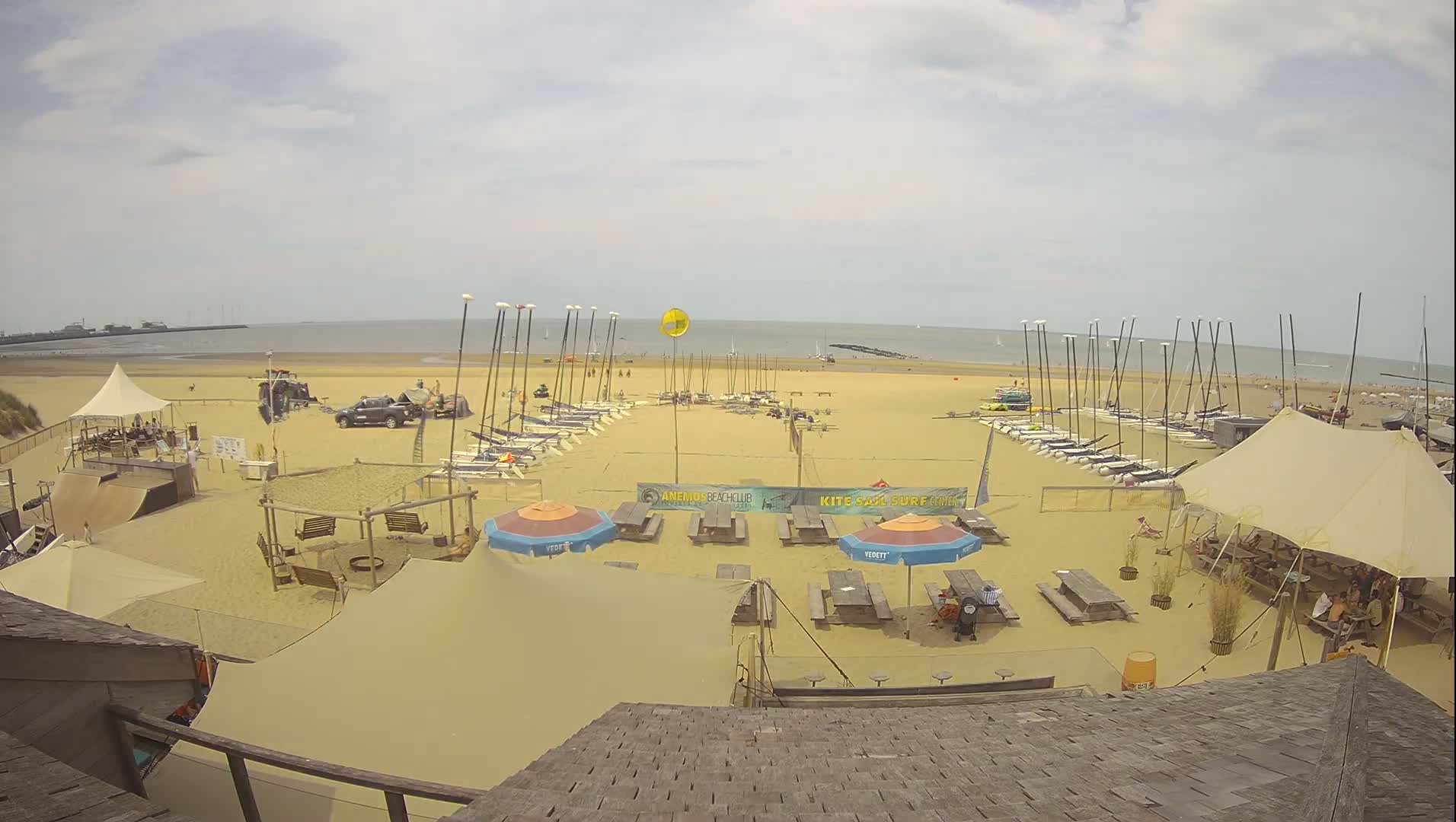 Knokke-Heist, Heist-ann-Zee, Duinbergen Strand Beach Live Cam - Bruges, West Flanders (Flandre-Occidentale), Flemish (Flamande), Belgium