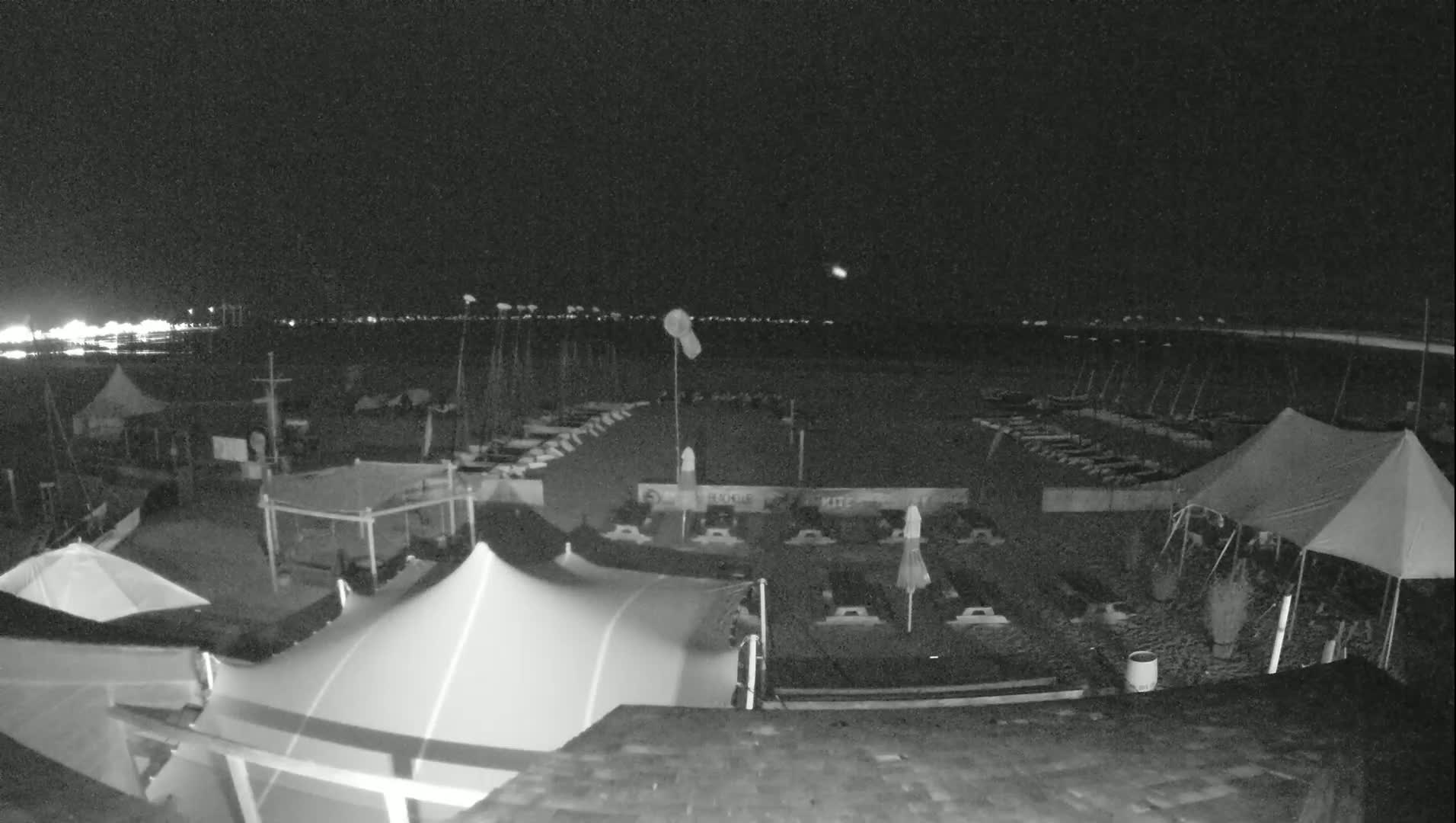 Knokke-Heist, Heist-ann-Zee, Duinbergen Strand Beach Live Cam - Bruges, West Flanders (Flandre-Occidentale), Flemish (Flamande), Belgium
