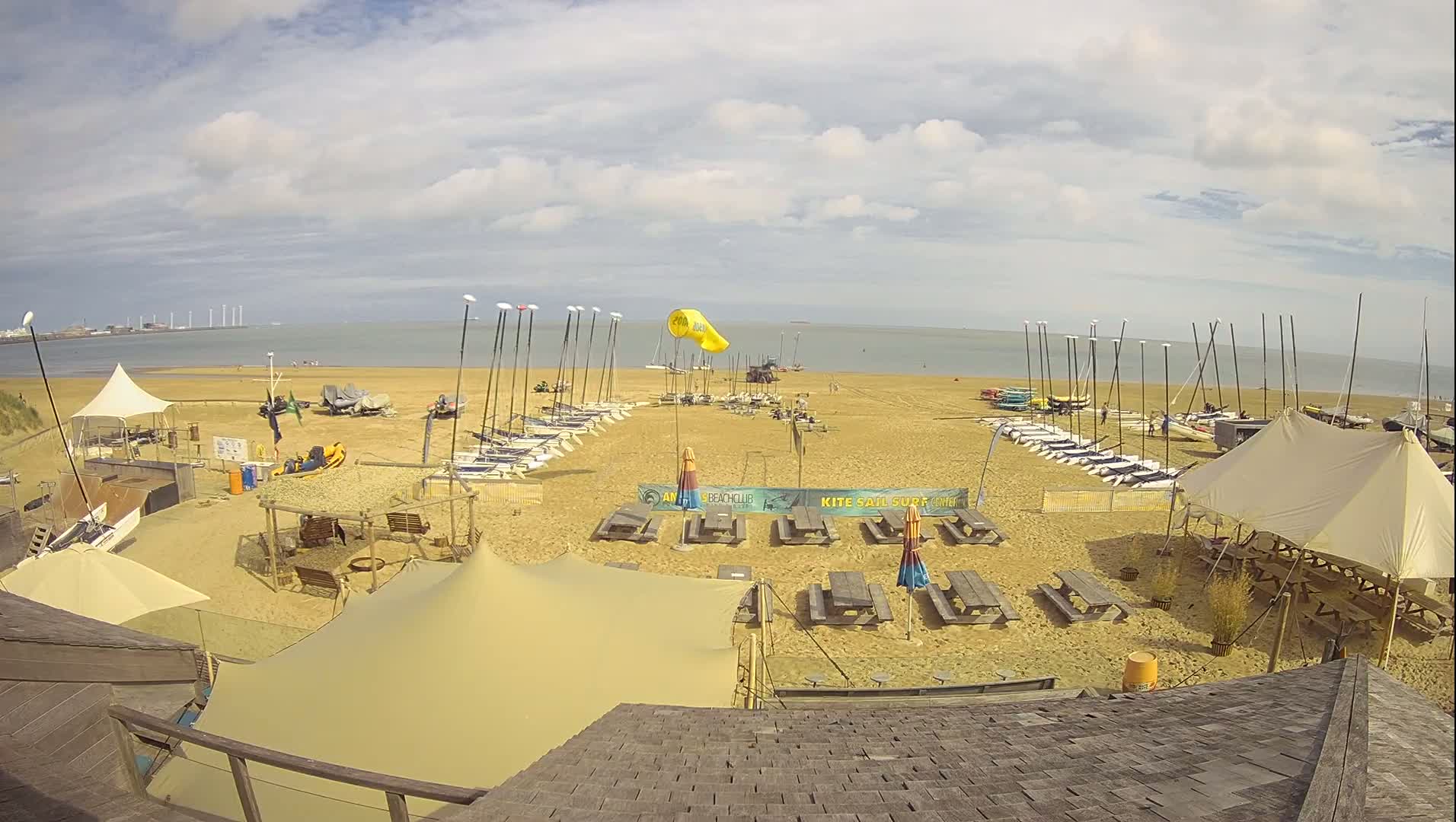 Knokke-Heist, Heist-ann-Zee, Duinbergen Strand Beach Live Cam - Bruges, West Flanders (Flandre-Occidentale), Flemish (Flamande), Belgium