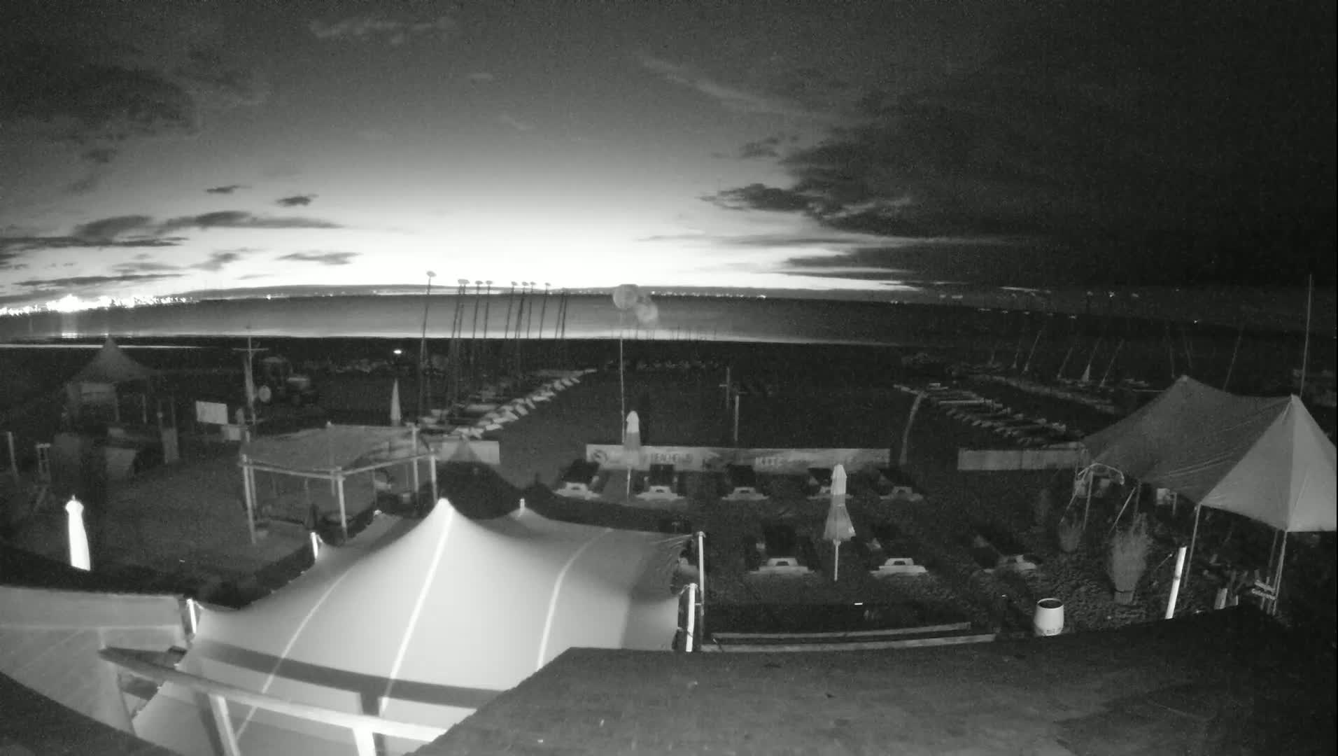 Knokke-Heist, Heist-ann-Zee, Duinbergen Strand Beach Live Cam - Bruges, West Flanders (Flandre-Occidentale), Flemish (Flamande), Belgium