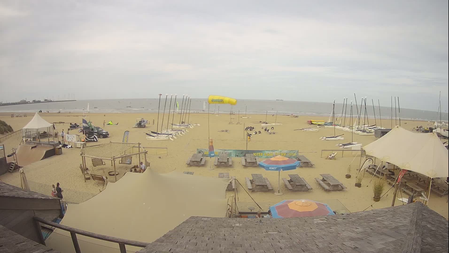 Knokke-Heist, Heist-ann-Zee, Duinbergen Strand Beach Live Cam - Bruges, West Flanders (Flandre-Occidentale), Flemish (Flamande), Belgium
