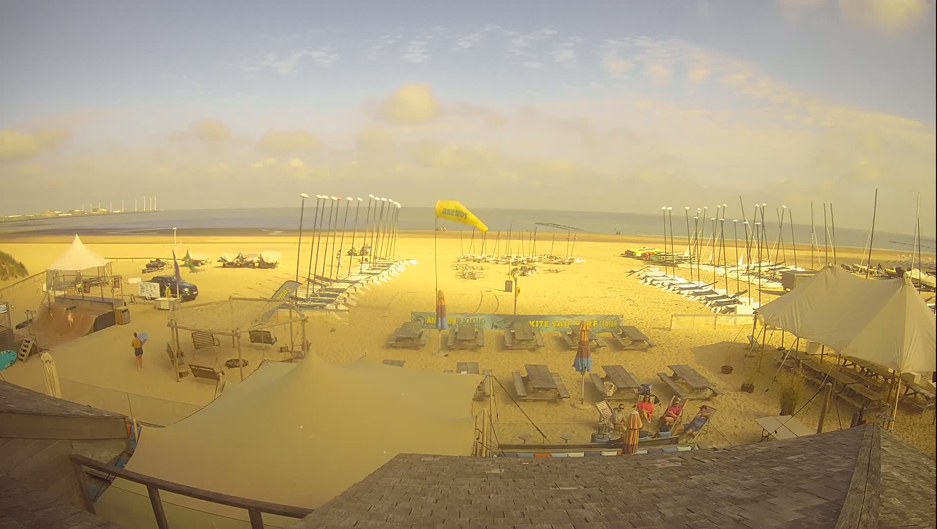 Knokke-Heist, Heist-ann-Zee, Duinbergen Strand Beach Live Cam - Bruges, West Flanders (Flandre-Occidentale), Flemish (Flamande), Belgium