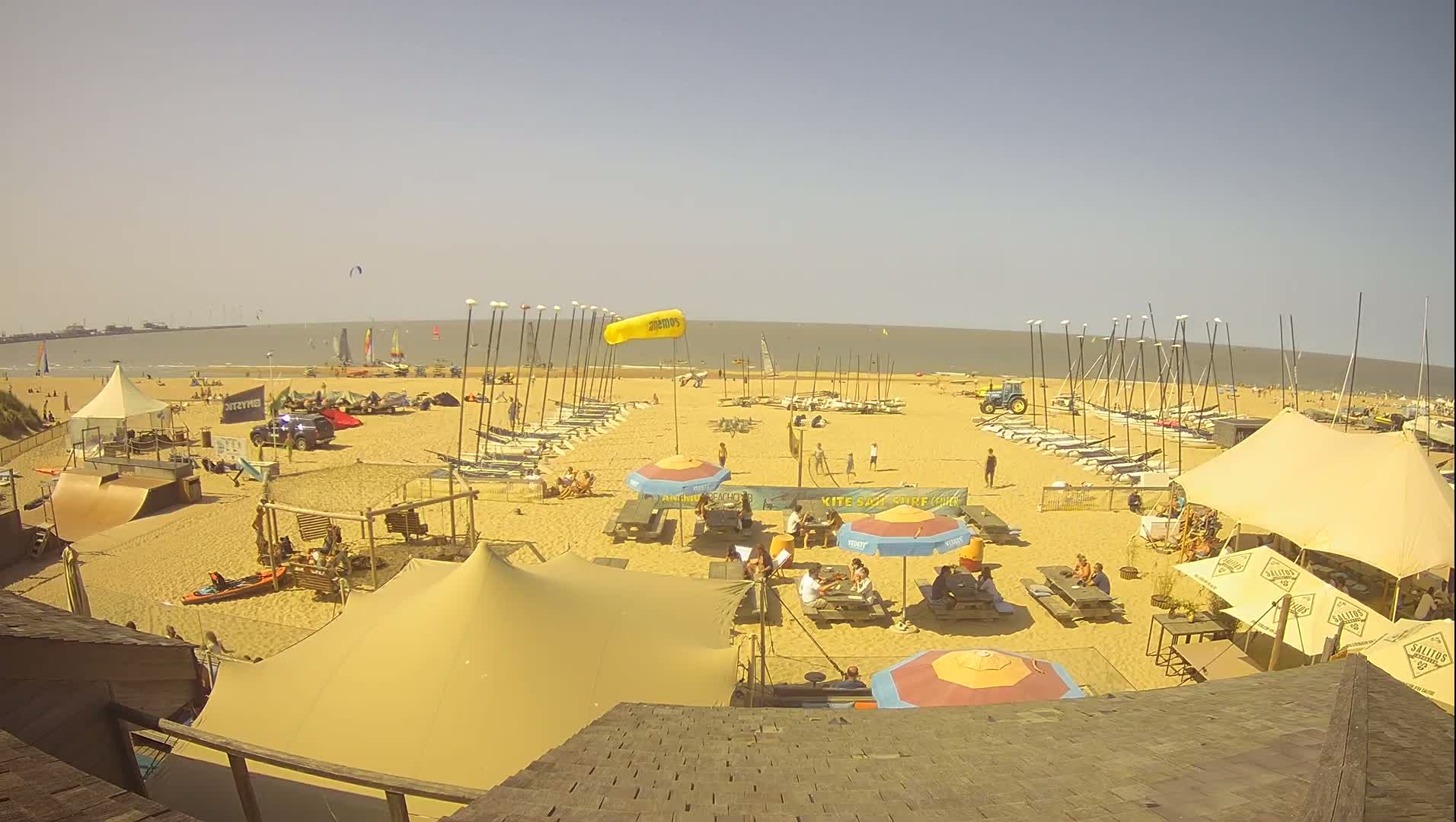 Knokke-Heist, Heist-ann-Zee, Duinbergen Strand Beach Live Cam - Bruges, West Flanders (Flandre-Occidentale), Flemish (Flamande), Belgium