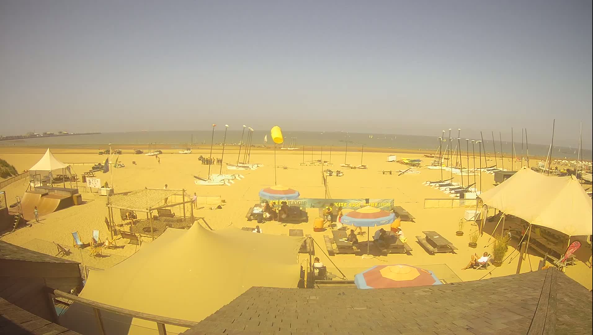 Knokke-Heist, Heist-ann-Zee, Duinbergen Strand Beach Live Cam - Bruges, West Flanders (Flandre-Occidentale), Flemish (Flamande), Belgium