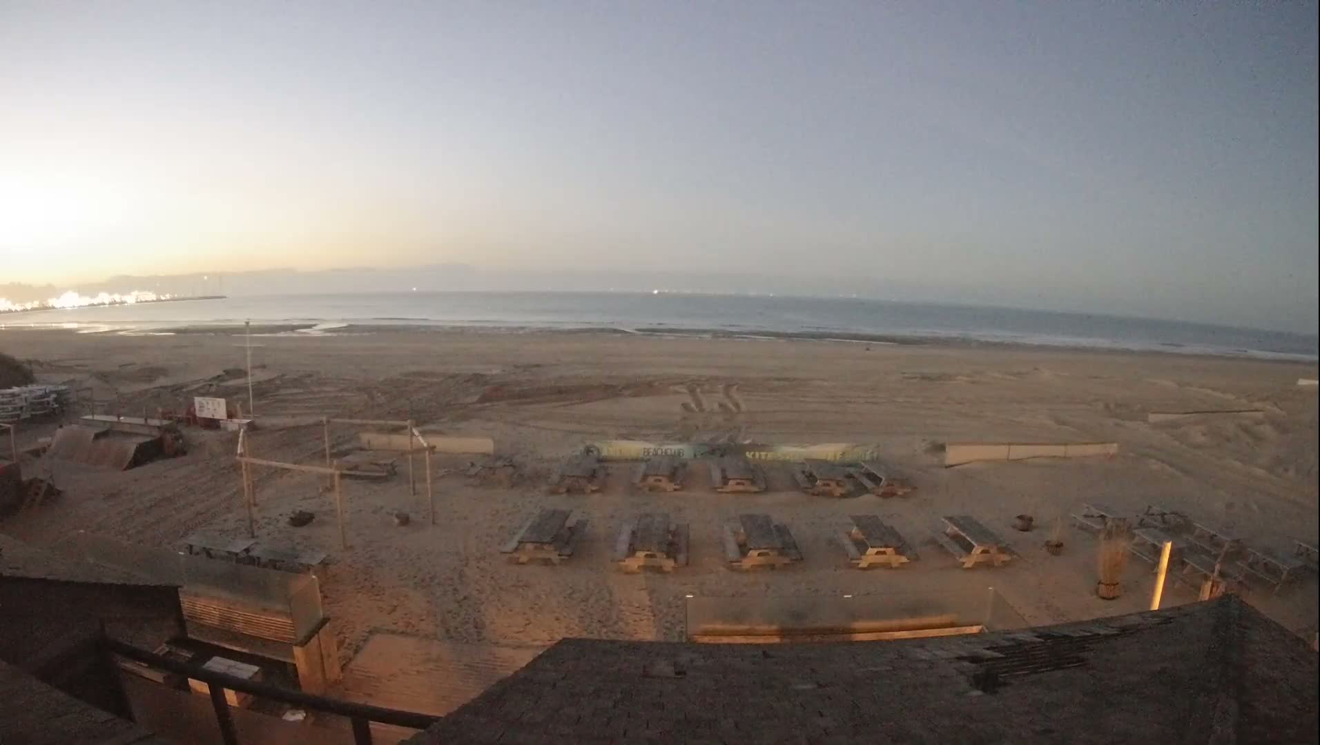 Knokke-Heist, Heist-ann-Zee, Duinbergen Strand Beach Live Cam - Bruges, West Flanders (Flandre-Occidentale), Flemish (Flamande), Belgium