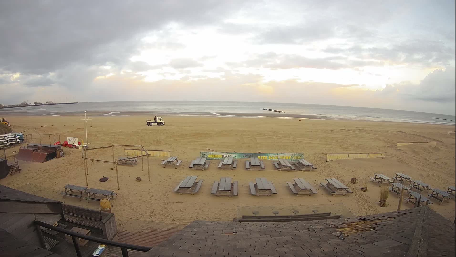 Knokke-Heist, Heist-ann-Zee, Duinbergen Strand Beach Live Cam - Bruges, West Flanders (Flandre-Occidentale), Flemish (Flamande), Belgium