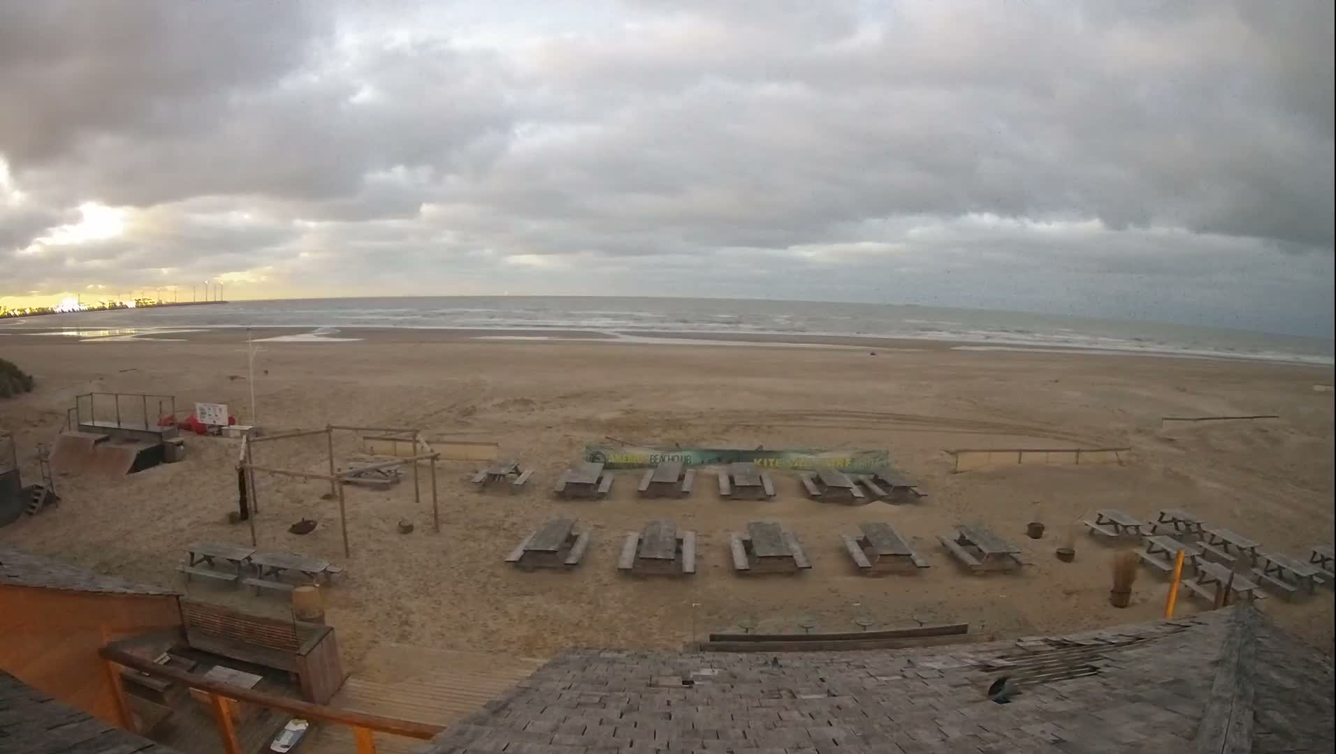 Knokke-Heist, Heist-ann-Zee, Duinbergen Strand Beach Live Cam - Bruges, West Flanders (Flandre-Occidentale), Flemish (Flamande), Belgium