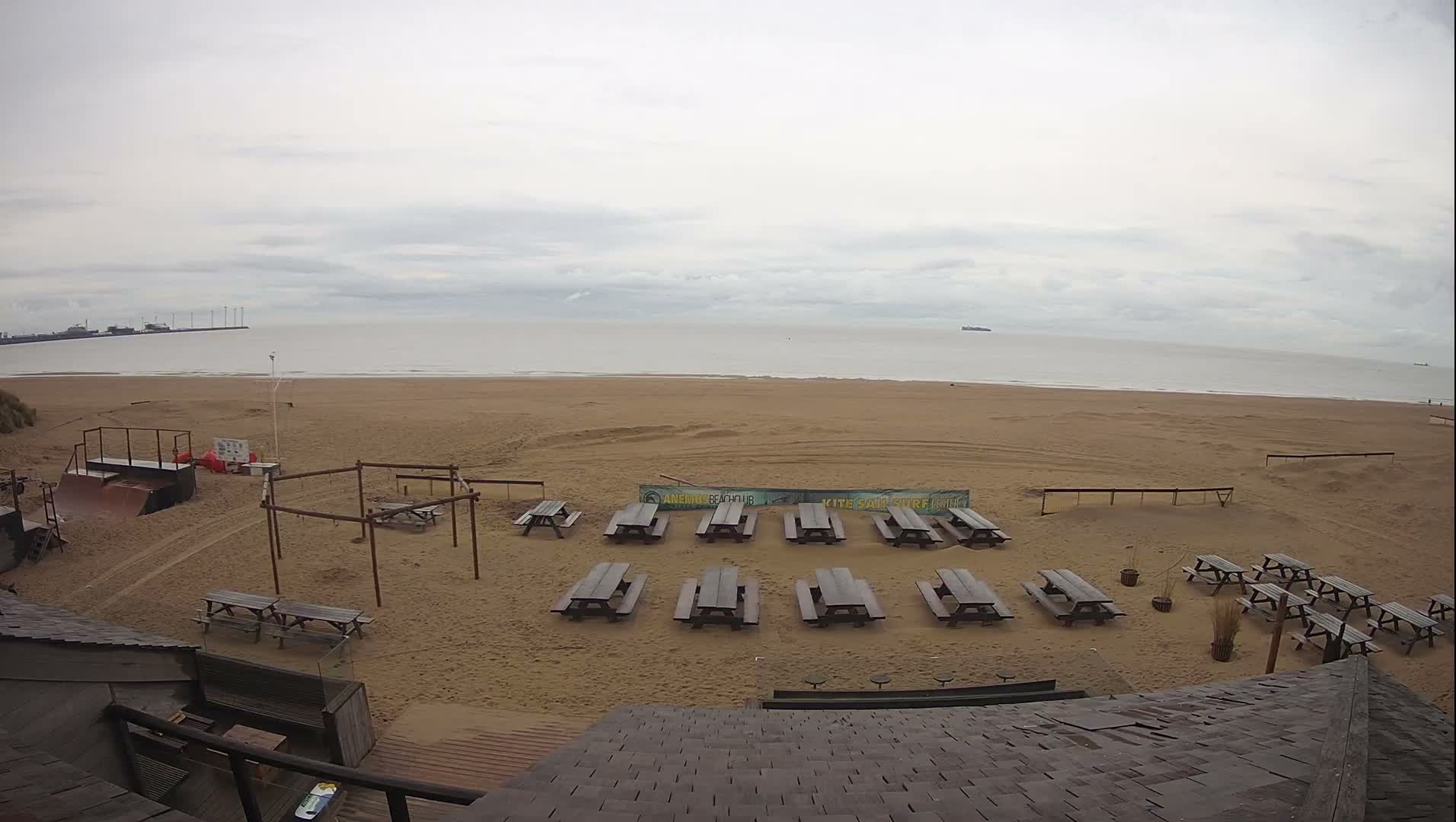 Knokke-Heist, Heist-ann-Zee, Duinbergen Strand Beach Live Cam - Bruges, West Flanders (Flandre-Occidentale), Flemish (Flamande), Belgium
