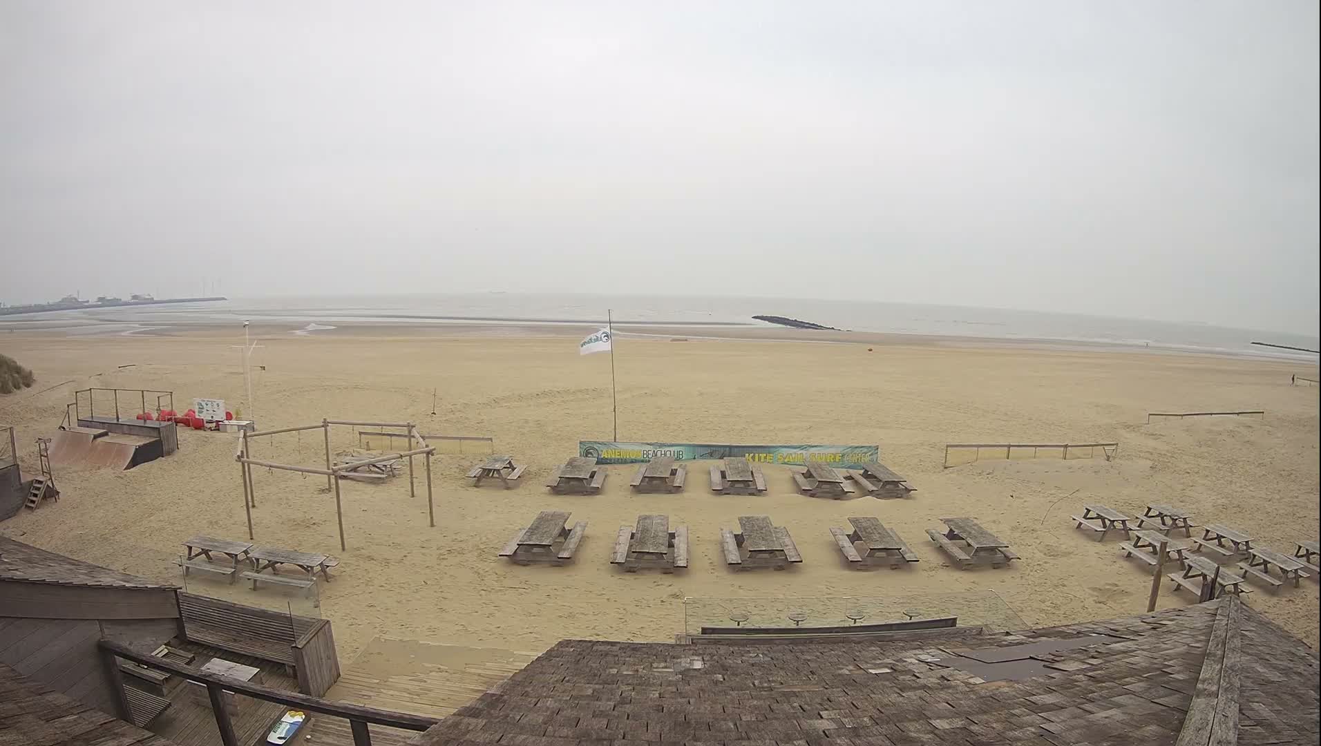 Knokke-Heist, Heist-ann-Zee, Duinbergen Strand Beach Live Cam - Bruges, West Flanders (Flandre-Occidentale), Flemish (Flamande), Belgium