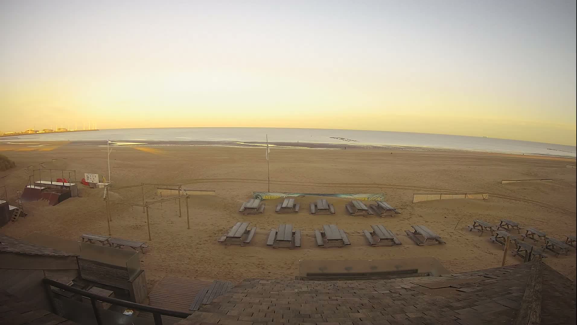 Knokke-Heist, Heist-ann-Zee, Duinbergen Strand Beach Live Cam - Bruges, West Flanders (Flandre-Occidentale), Flemish (Flamande), Belgium