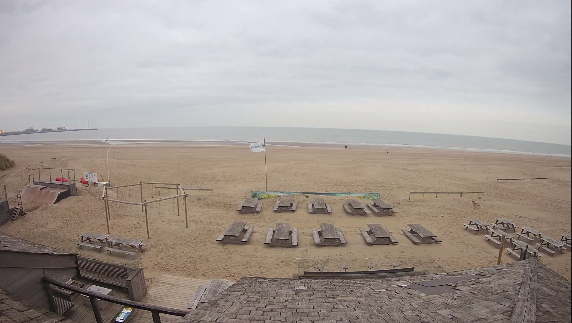 Knokke-Heist, Heist-ann-Zee, Duinbergen Strand Beach Live Cam - Bruges, West Flanders (Flandre-Occidentale), Flemish (Flamande), Belgium