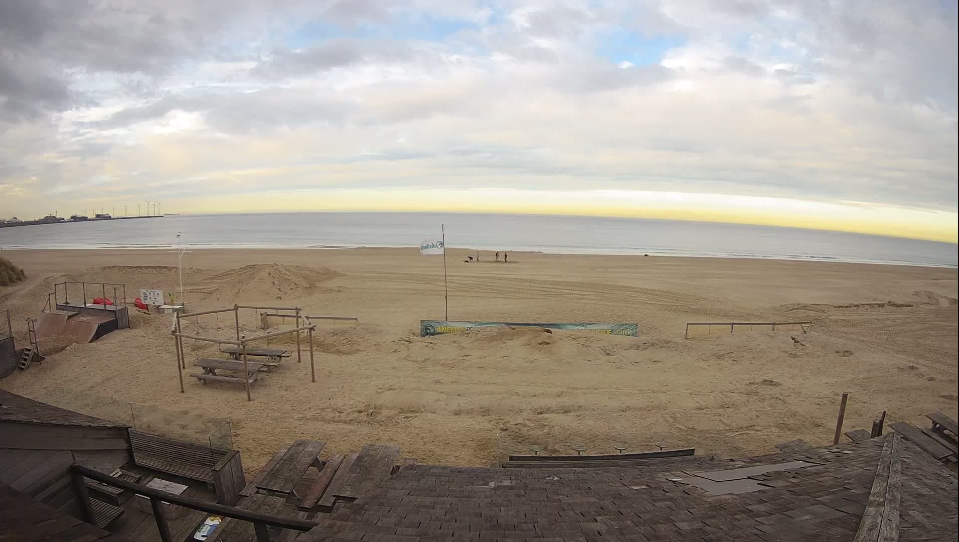 Knokke-Heist, Heist-ann-Zee, Duinbergen Strand Beach Live Cam - Bruges, West Flanders (Flandre-Occidentale), Flemish (Flamande), Belgium