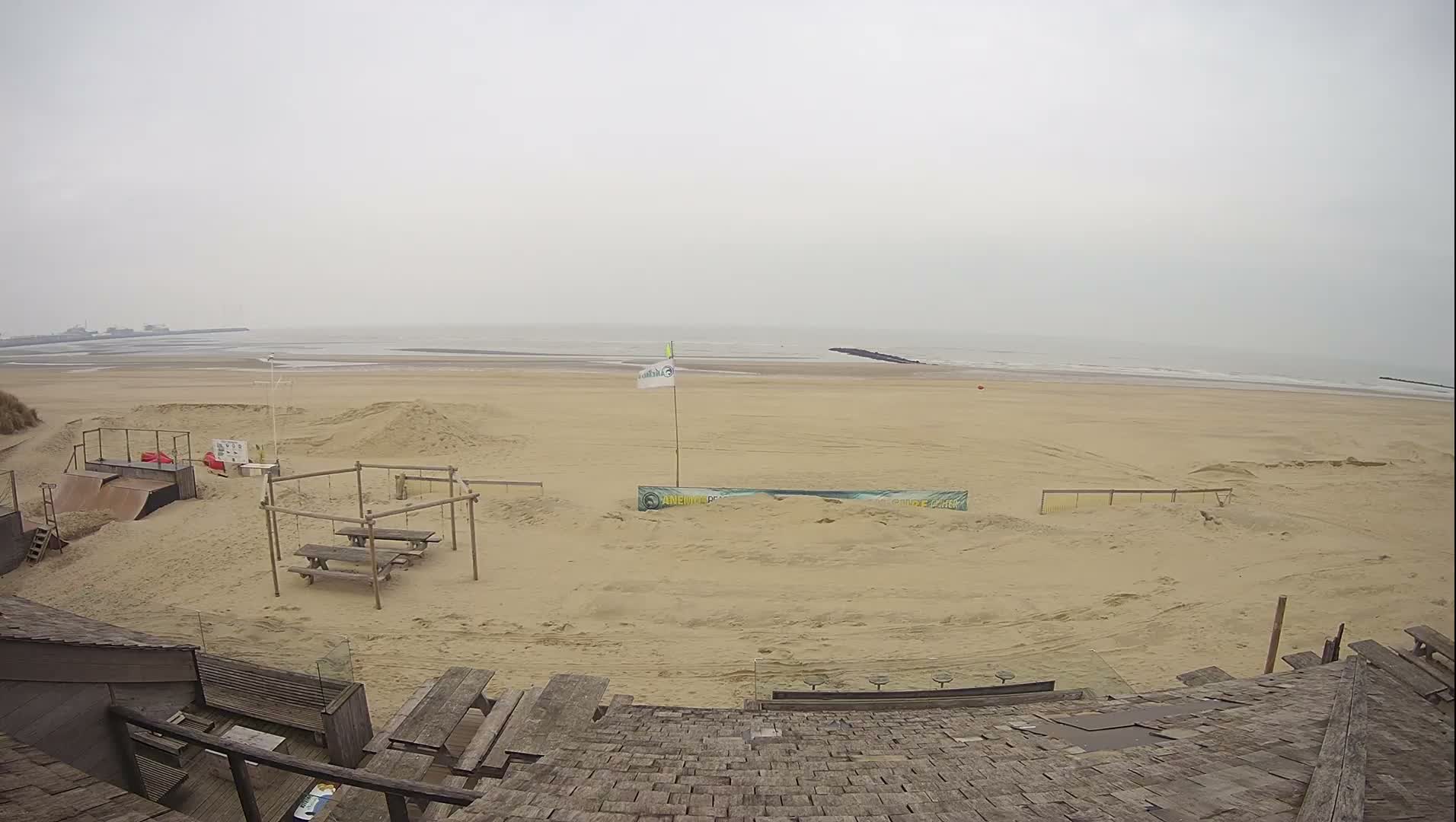 Knokke-Heist, Heist-ann-Zee, Duinbergen Strand Beach Live Cam - Bruges, West Flanders (Flandre-Occidentale), Flemish (Flamande), Belgium