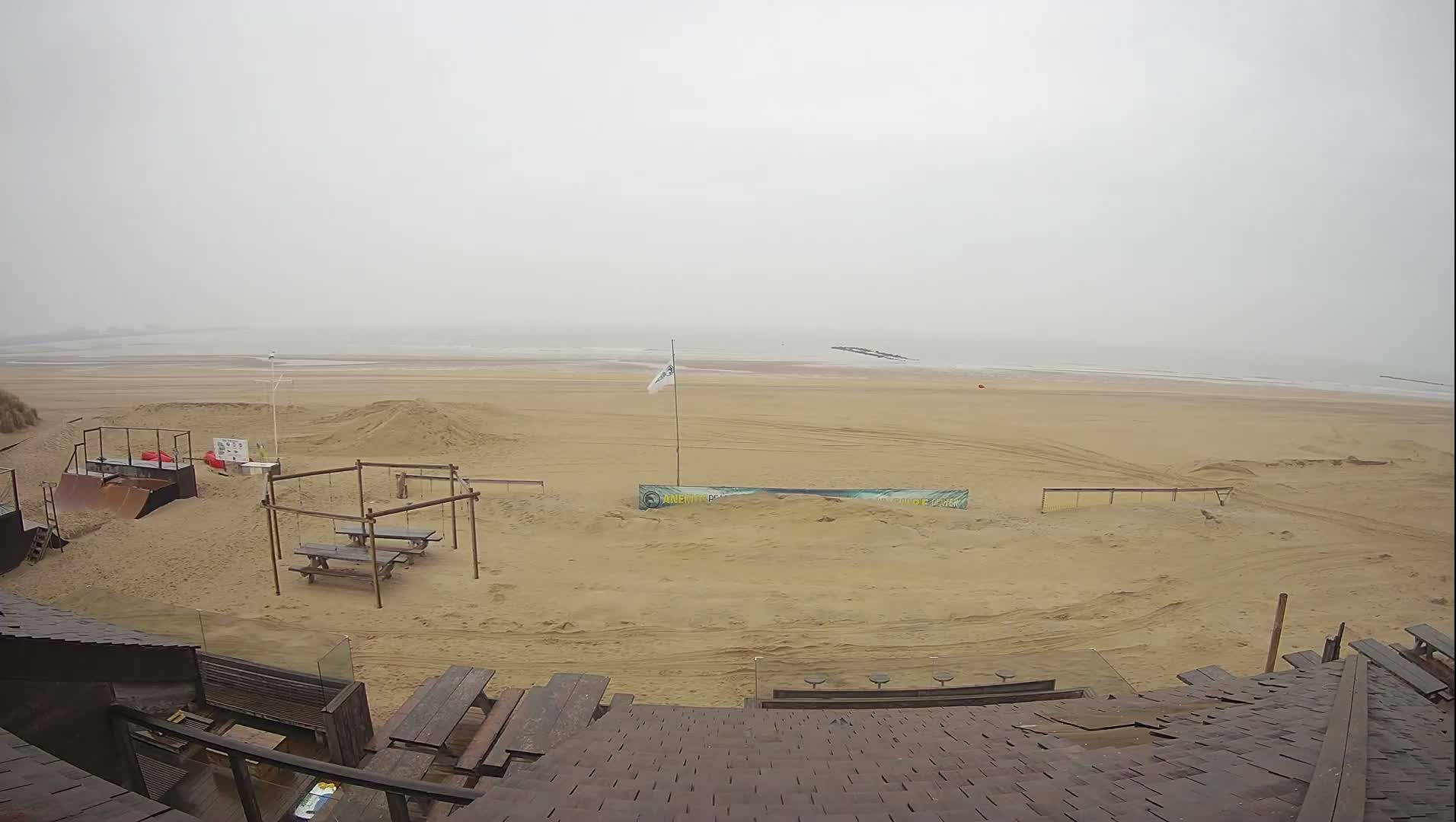 Knokke-Heist, Heist-ann-Zee, Duinbergen Strand Beach Live Cam - Bruges, West Flanders (Flandre-Occidentale), Flemish (Flamande), Belgium