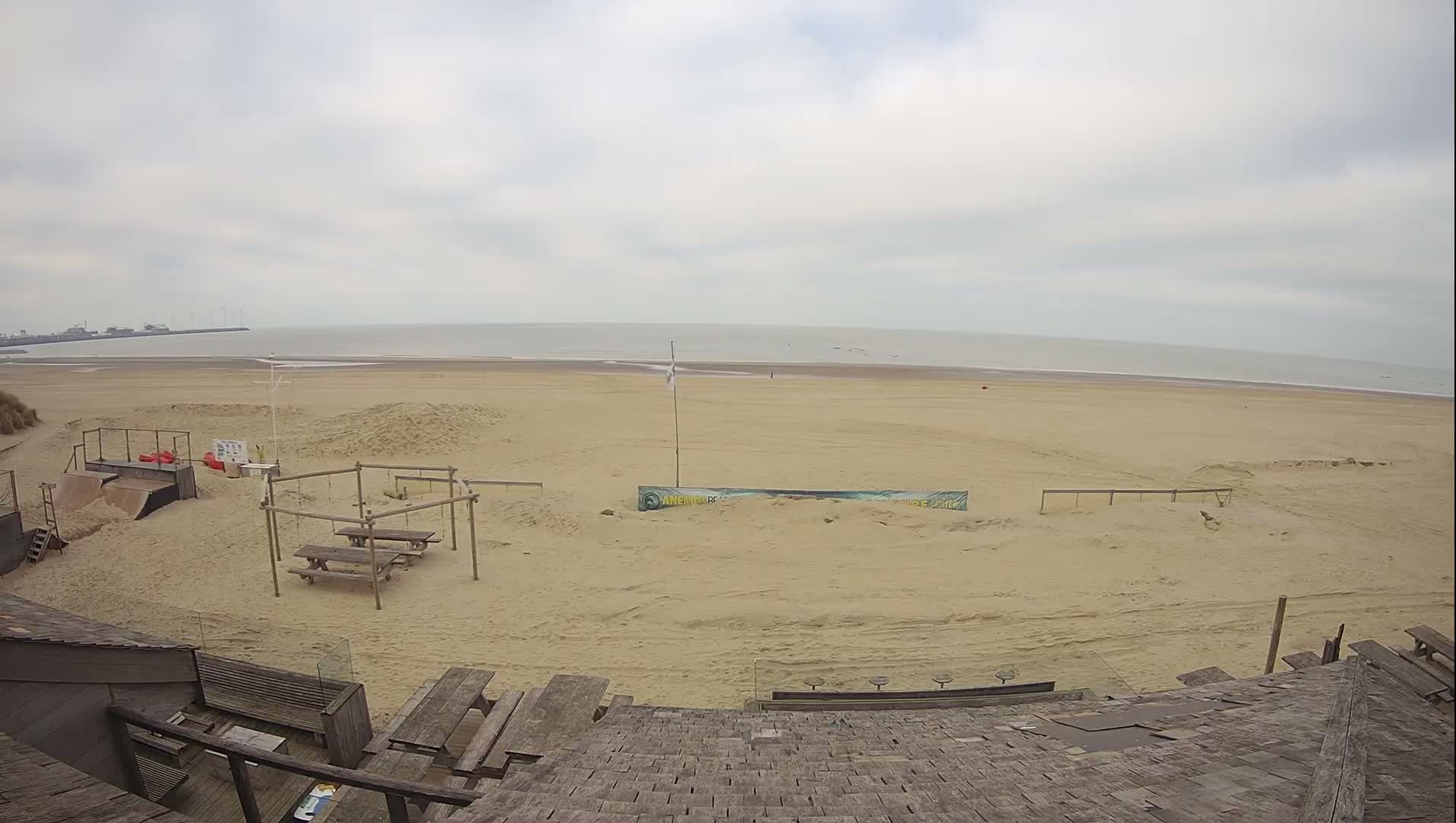 Knokke-Heist, Heist-ann-Zee, Duinbergen Strand Beach Live Cam - Bruges, West Flanders (Flandre-Occidentale), Flemish (Flamande), Belgium