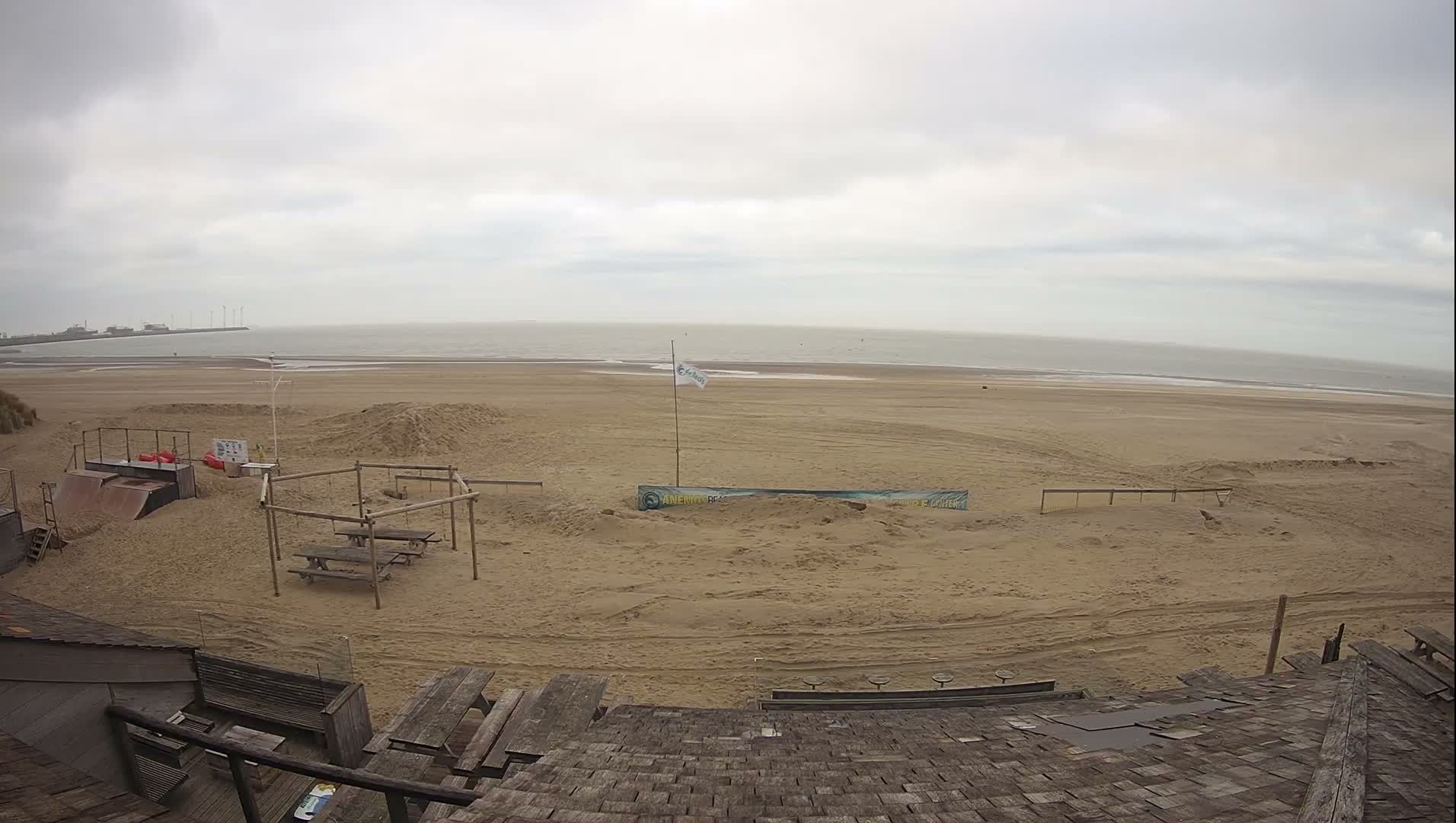 Knokke-Heist, Heist-ann-Zee, Duinbergen Strand Beach Live Cam - Bruges, West Flanders (Flandre-Occidentale), Flemish (Flamande), Belgium