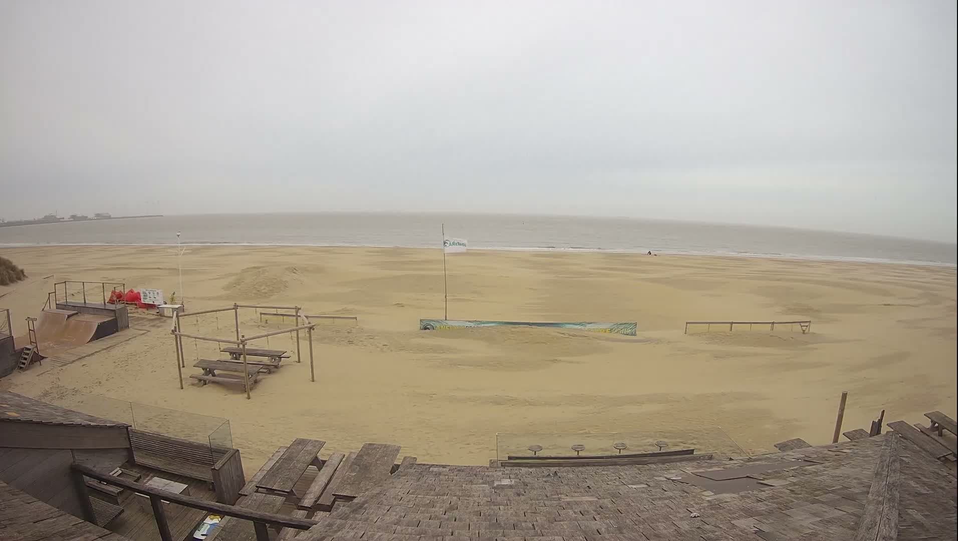 Knokke-Heist, Heist-ann-Zee, Duinbergen Strand Beach Live Cam - Bruges, West Flanders (Flandre-Occidentale), Flemish (Flamande), Belgium